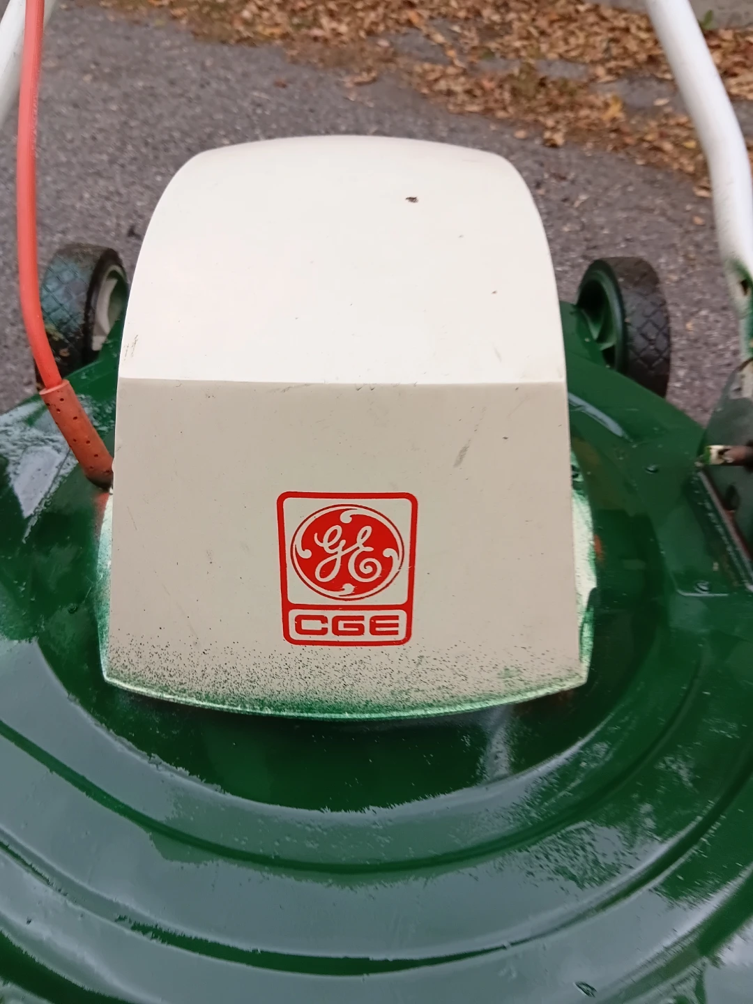 GE Compact 18" Electric Lawnmower - photo 3
