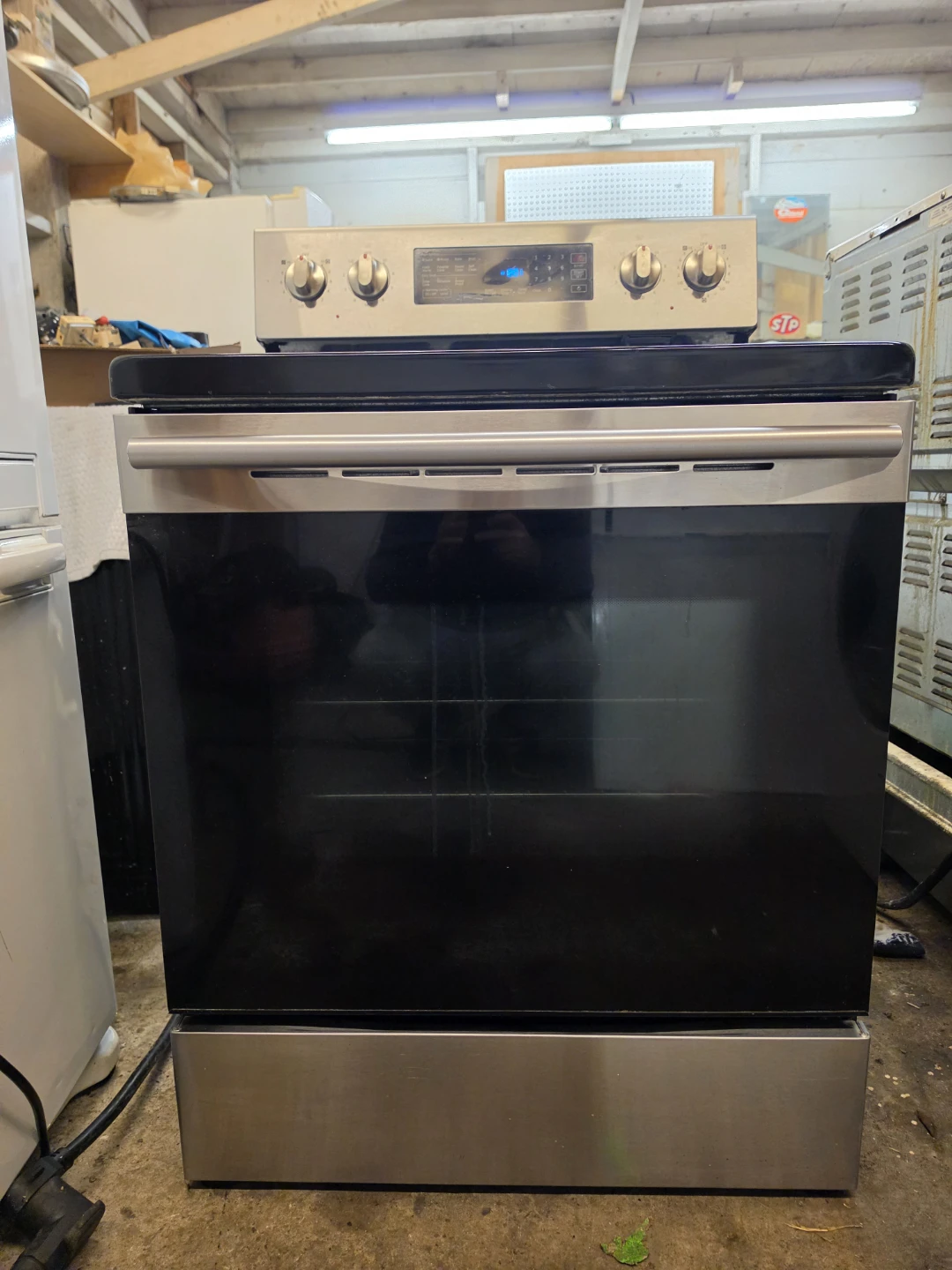 Delivery Available - Samsung 30" Stainless Steel Electric Range - photo 2