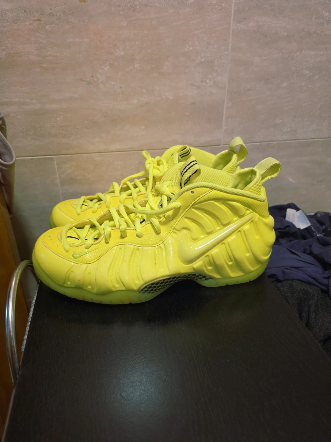 Nike Air Foamposite One Volt Yellow Sneakers
