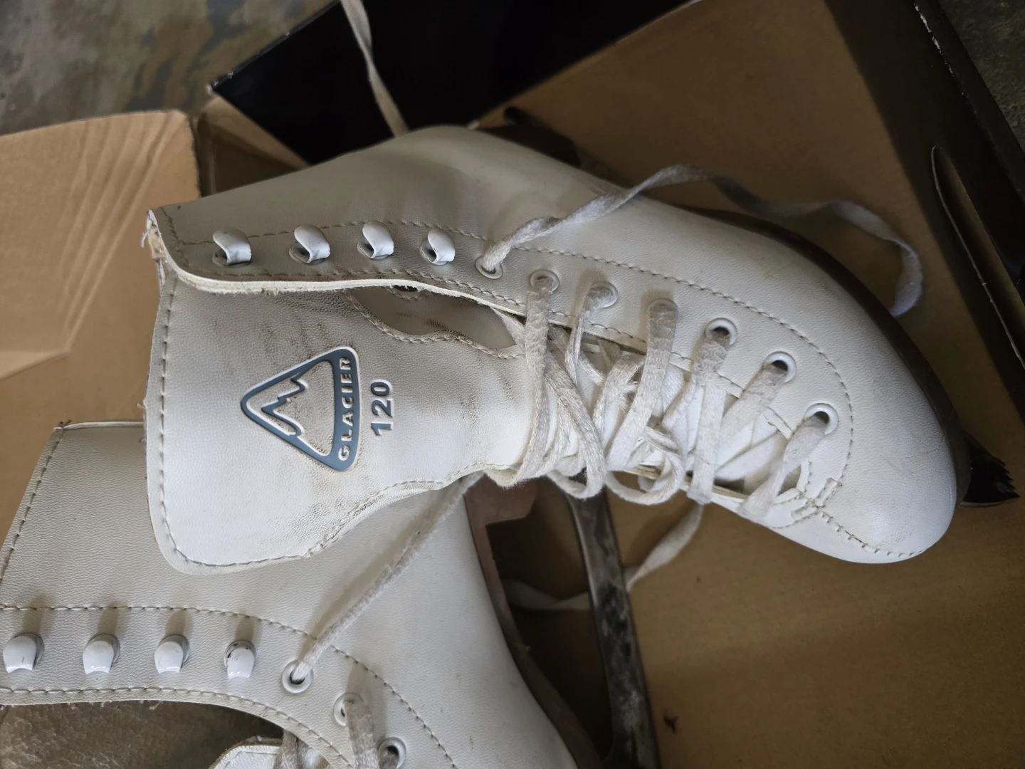 Glacier 120 Figure Skates White Size 4 - photo 2