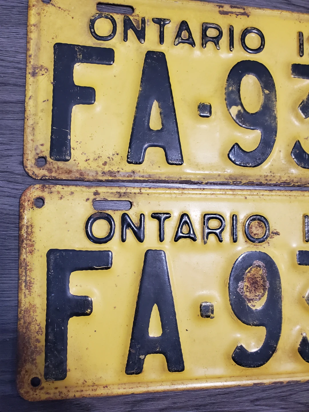 Pair of 1931 Vintage Ontario License Plates - photo 2