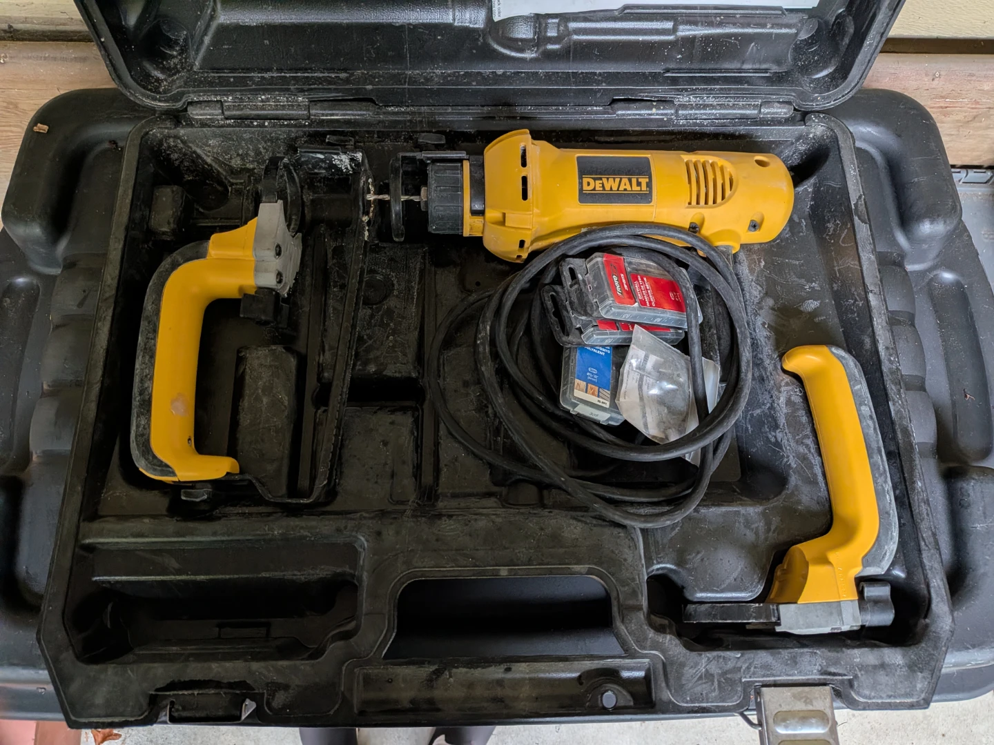 DeWalt DW660 Heavy Duty Cut-Out Tool
