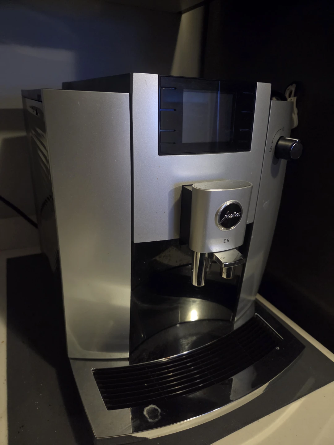 Jura E6 Automatic Espresso Machine - Platinum - photo 2