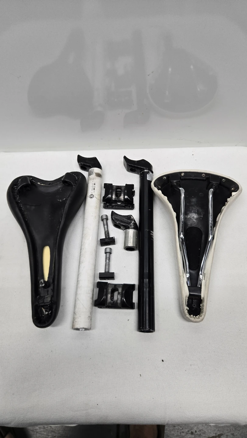 Velo Bicycle Saddle/Seat Set of 2 Black & White Saddles - photo 5