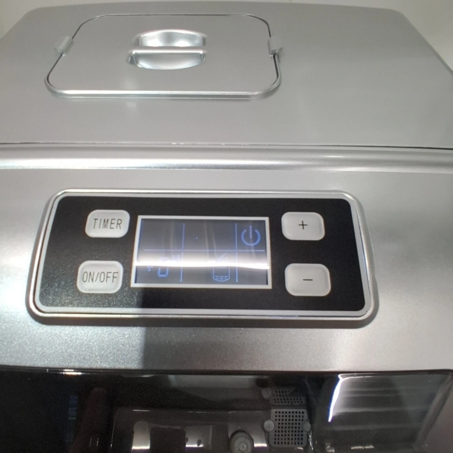 Frigidaire Ice Maker- Lightly used - photo 3