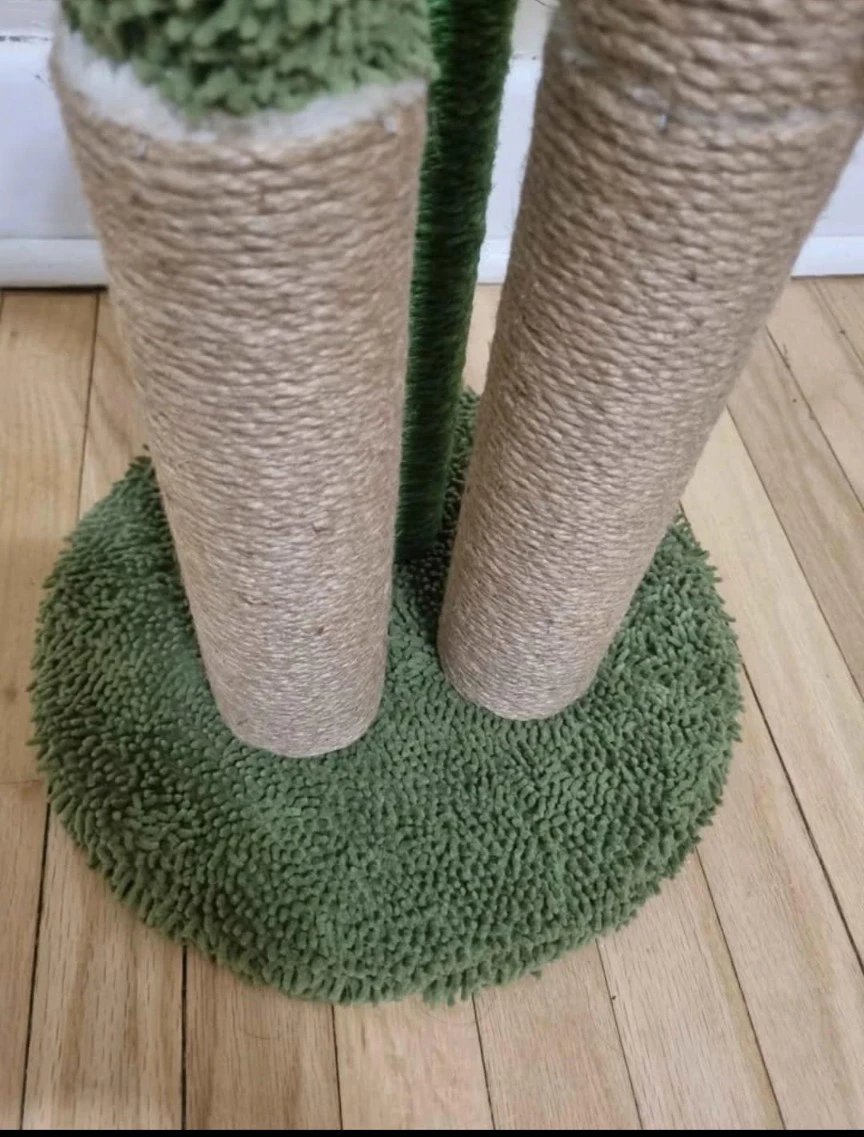 Cat Scratching Post - photo 4