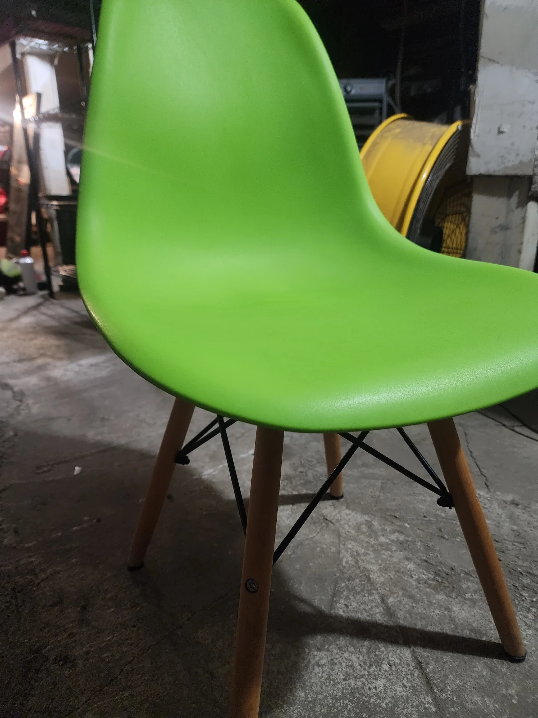 Mid-Century Modern Style Chair - Bright Green - photo 2