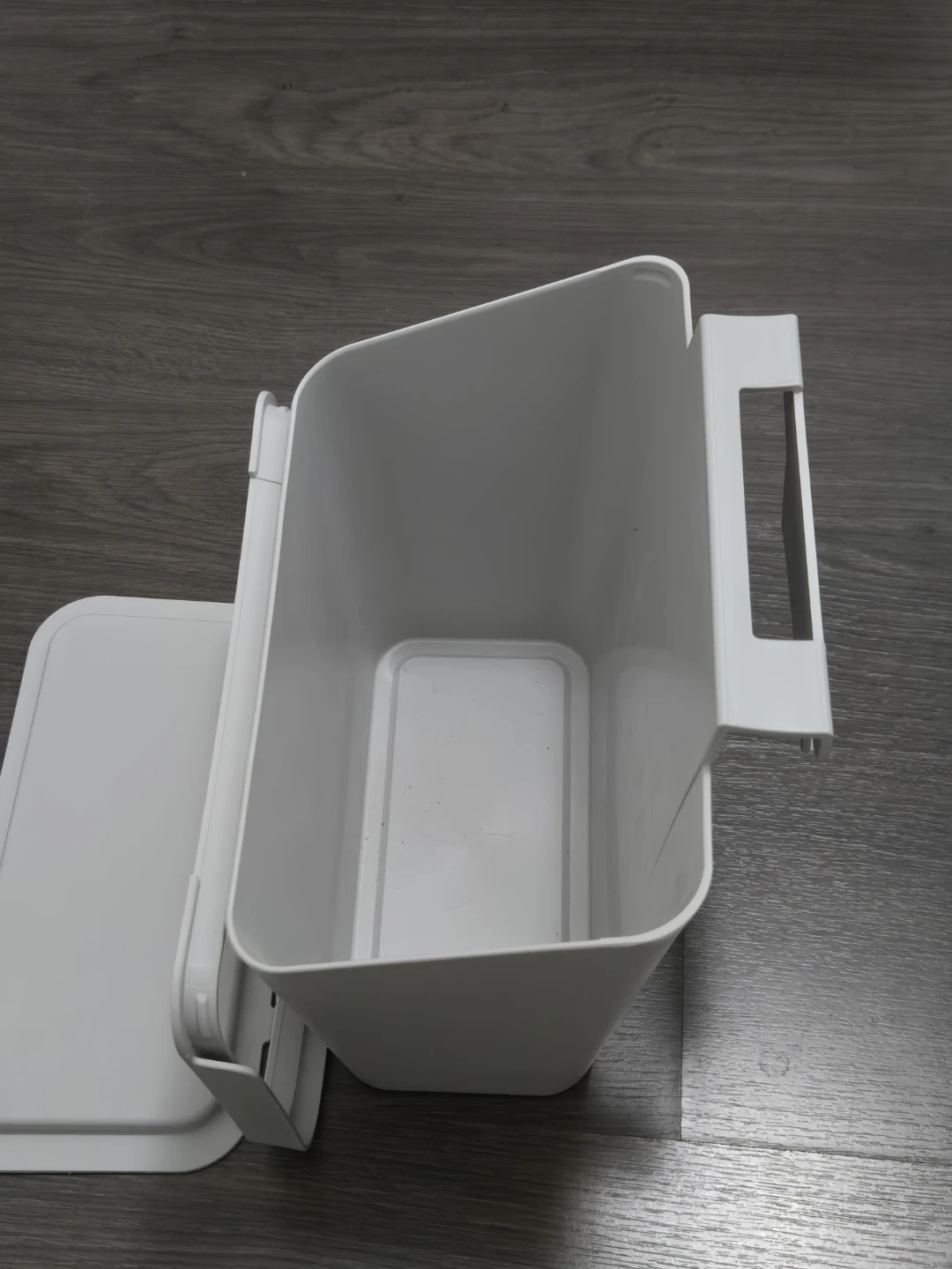 White Plastic Hanging Waste Bin - photo 2