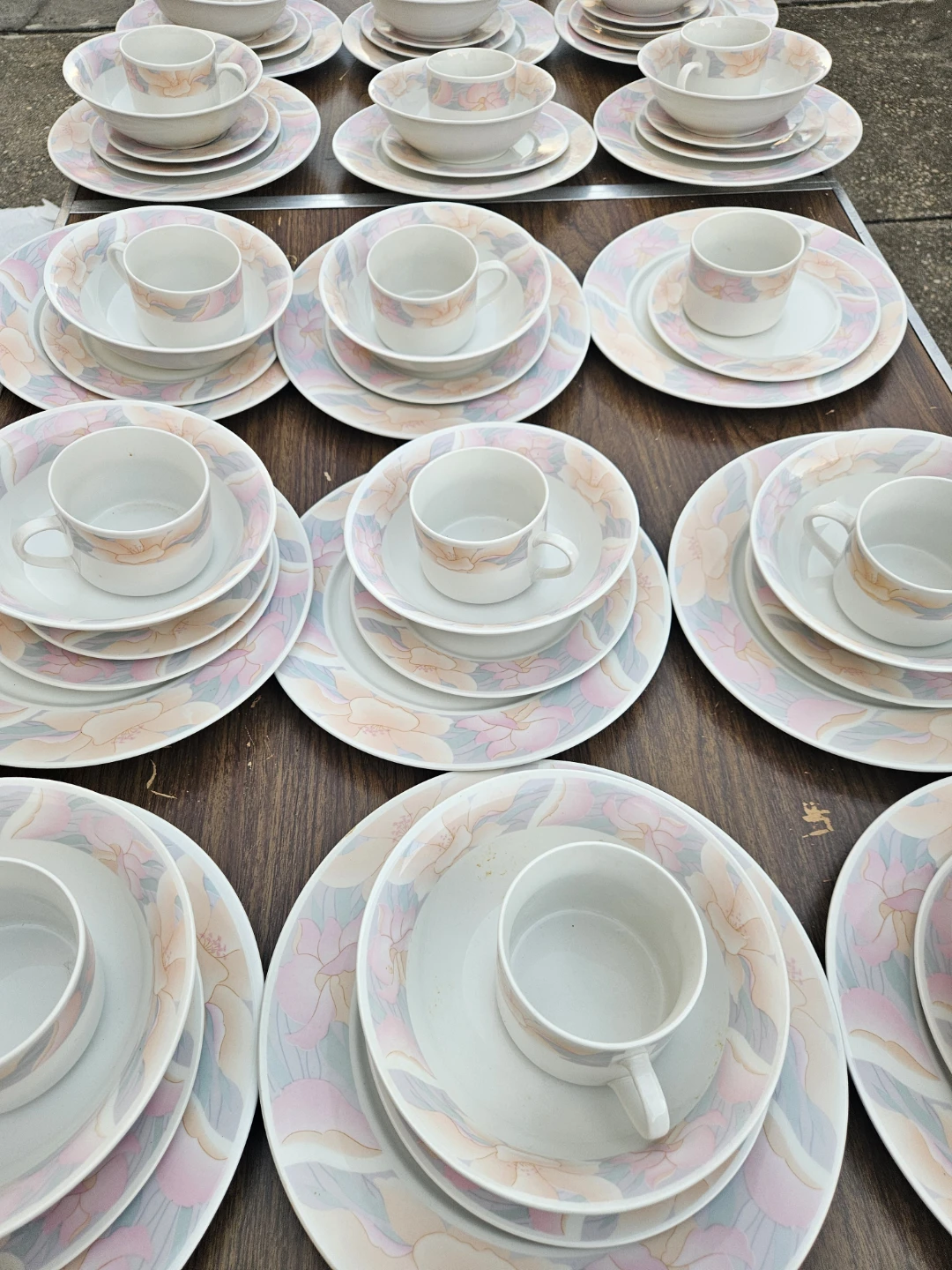 90 pieces fine china set - photo 2