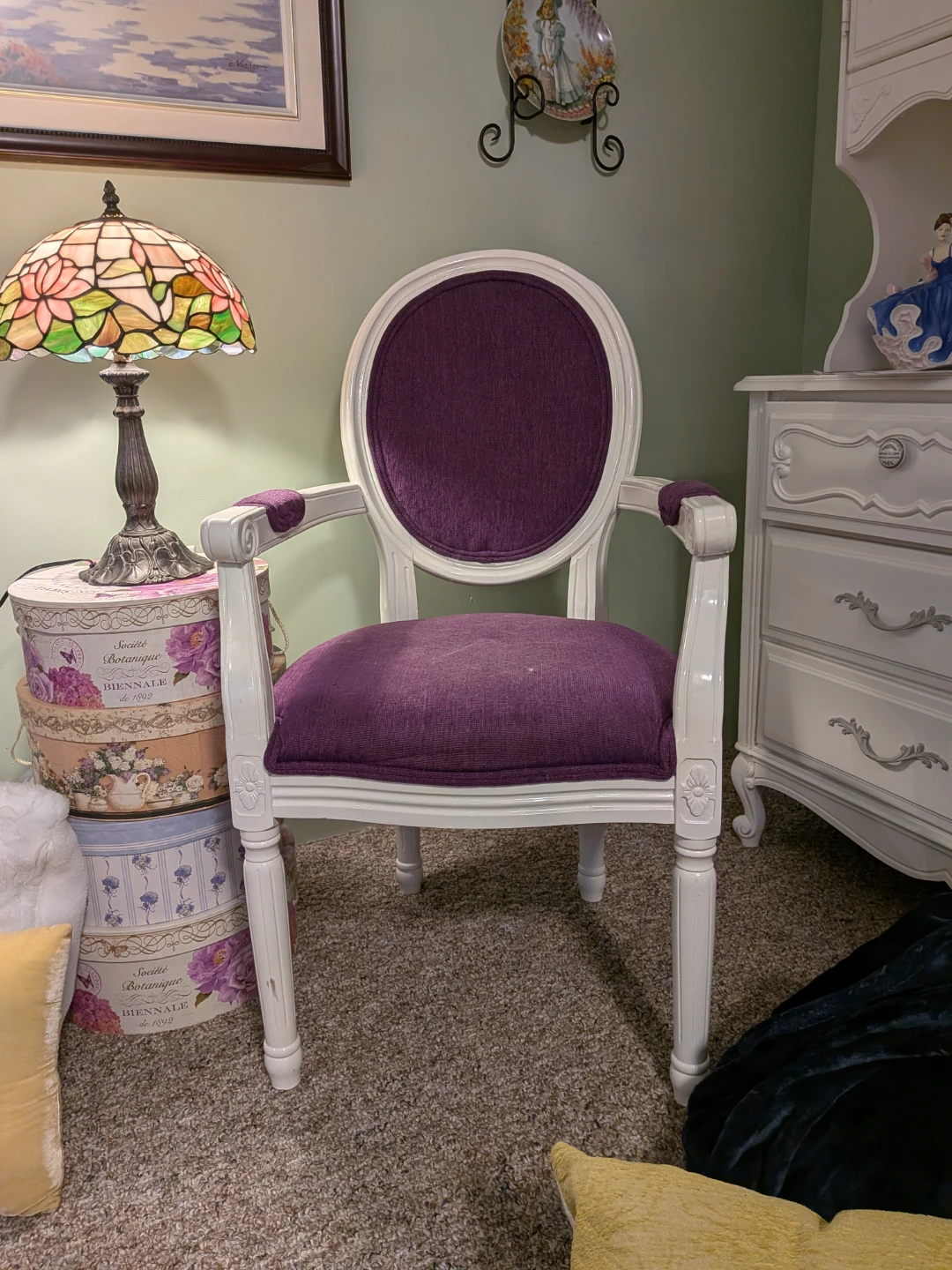 Vintage Style White and Purple Accent Chair