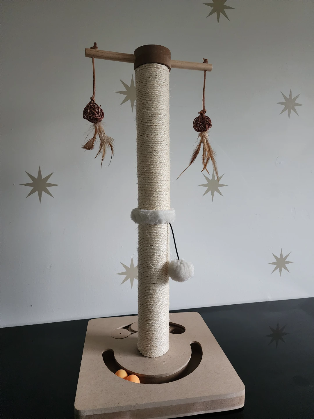 Cat scratching post with built-in toys