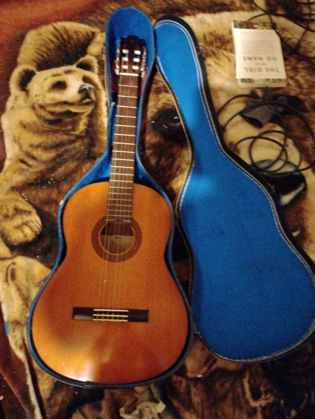 Yamaha G-228 Classical Guitar with Hard Case