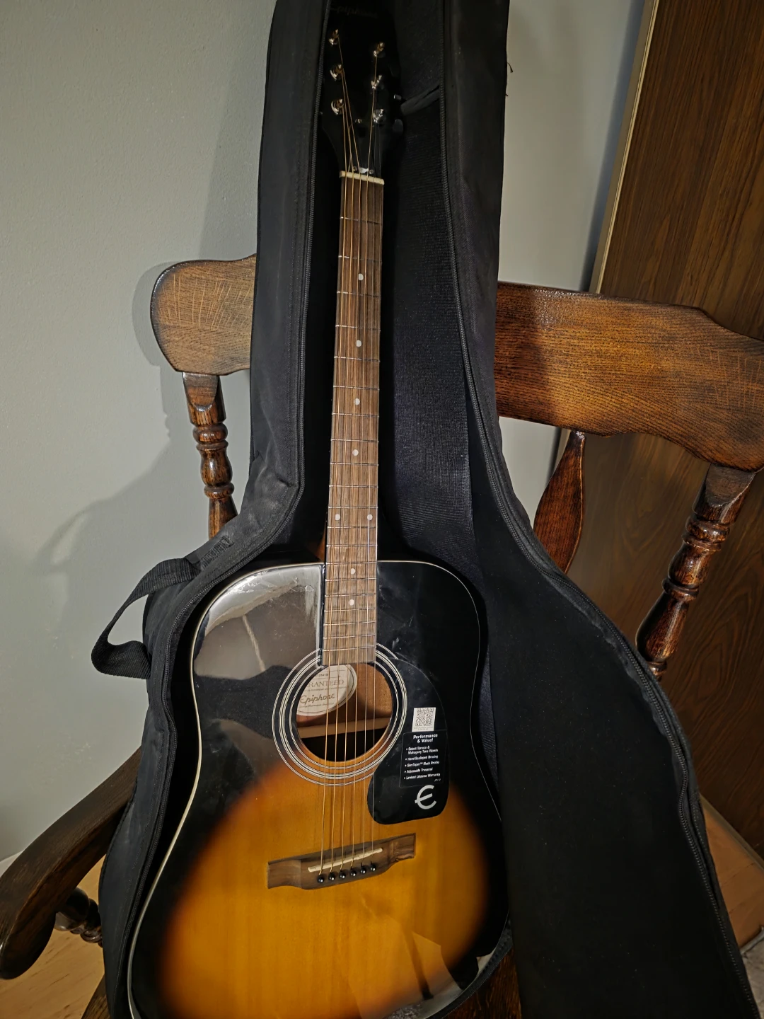 Epihpone acoustic guitar - photo 2