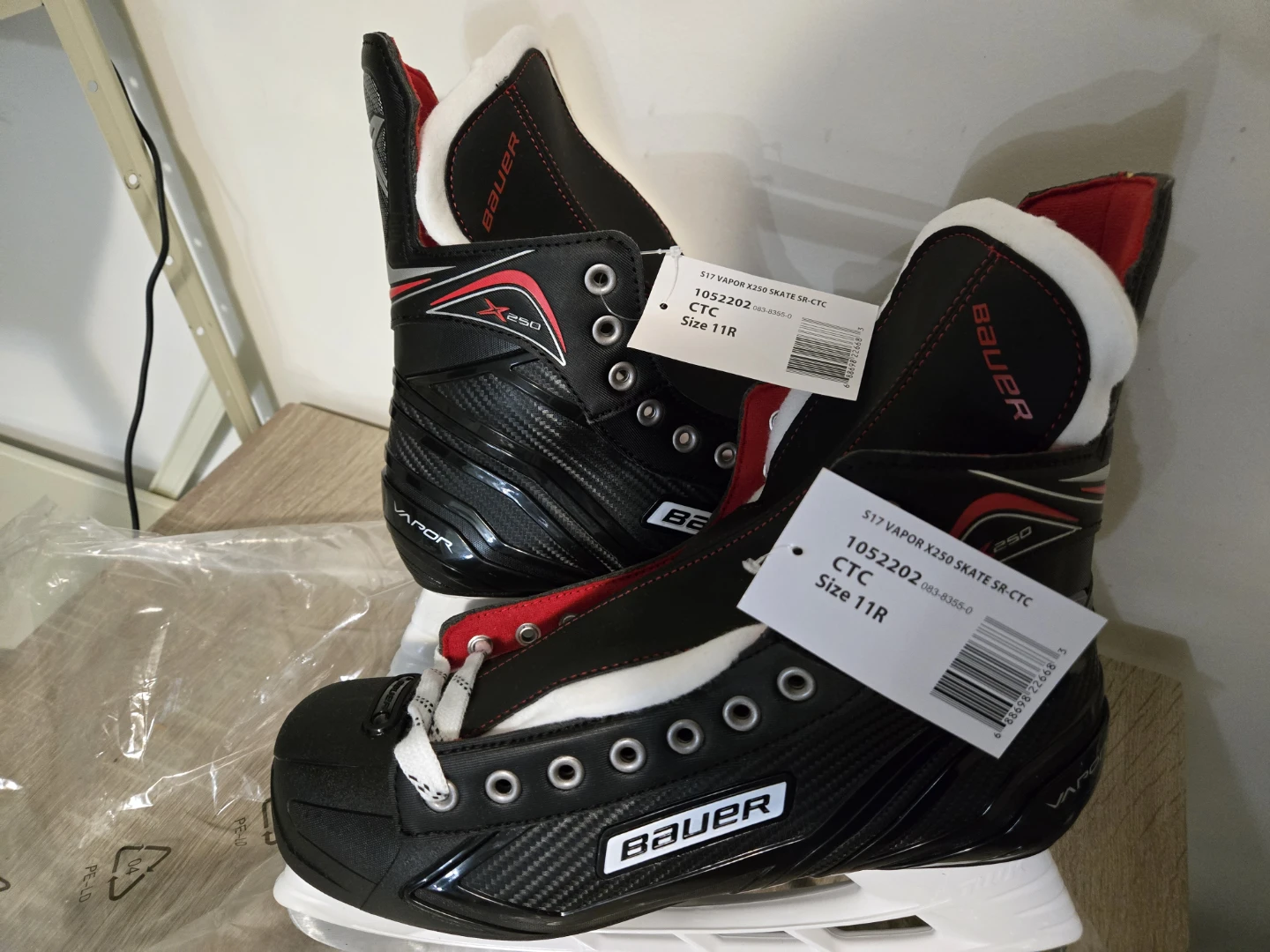Ice Skates Bauer Vapor X250 - Size 11R - photo 5