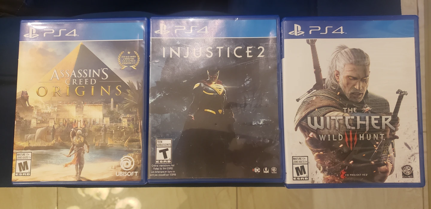Brand new ps4 controller  and game's. - photo 4