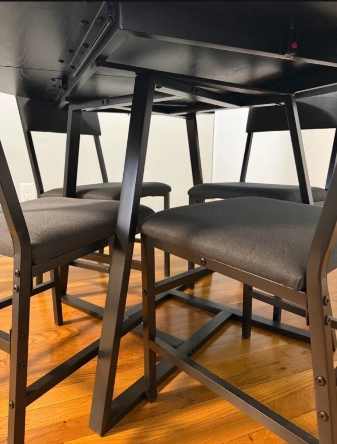 Almost brand new Black Round Dining Table and 4 Chairs Set - photo 3