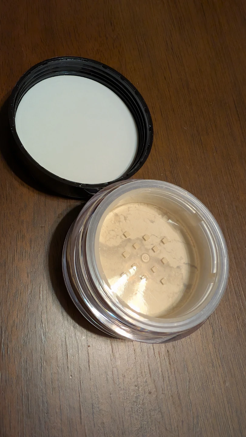 Laura Mercier Translucent Loose Setting Powder - photo 2