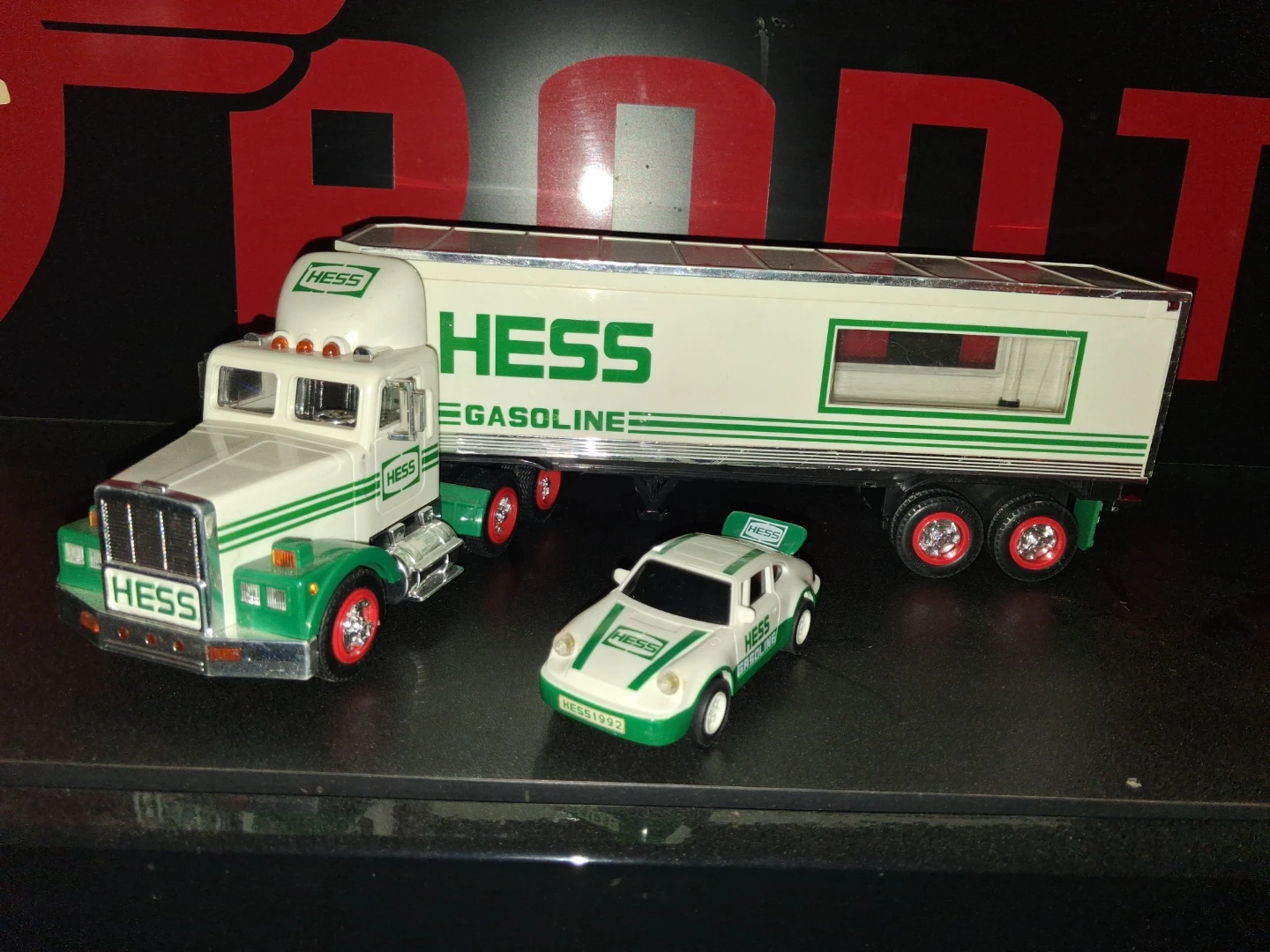1992 Hess Gasoline Toy Truck and Racer - photo 2