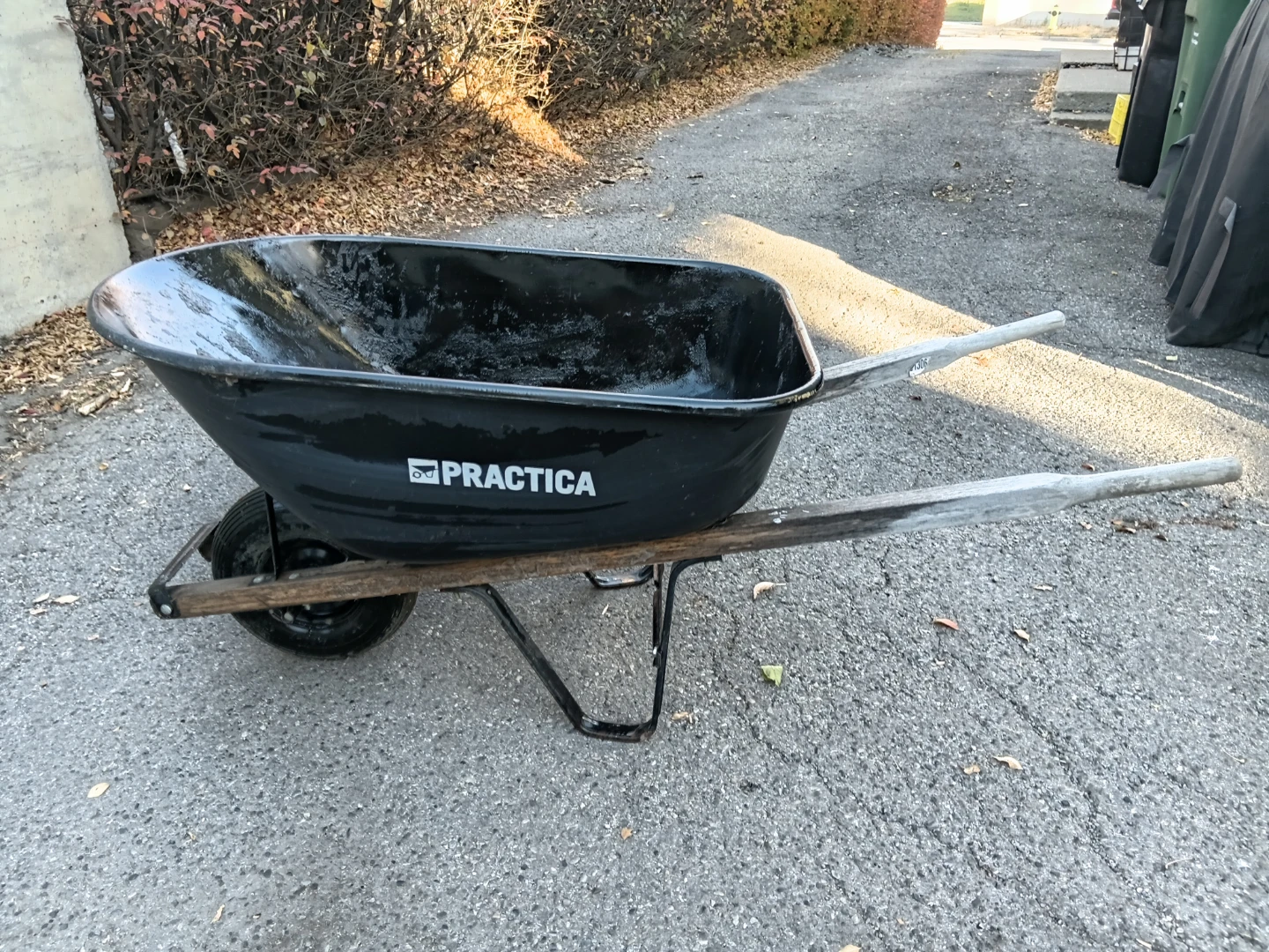 Heavy Duty Practica Metal Wheelbarrow