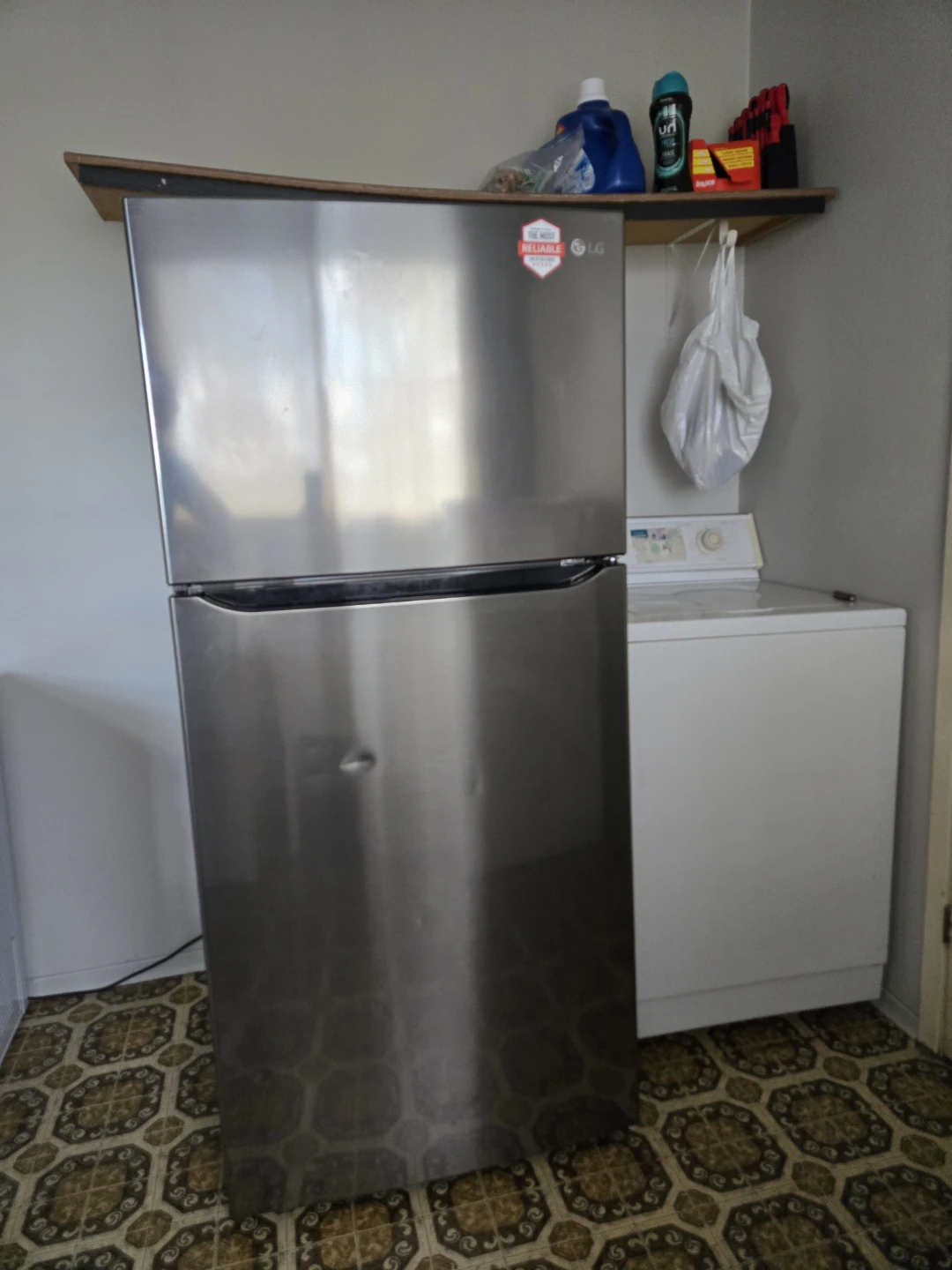LG Top-Freezer Refrigerator - photo 3