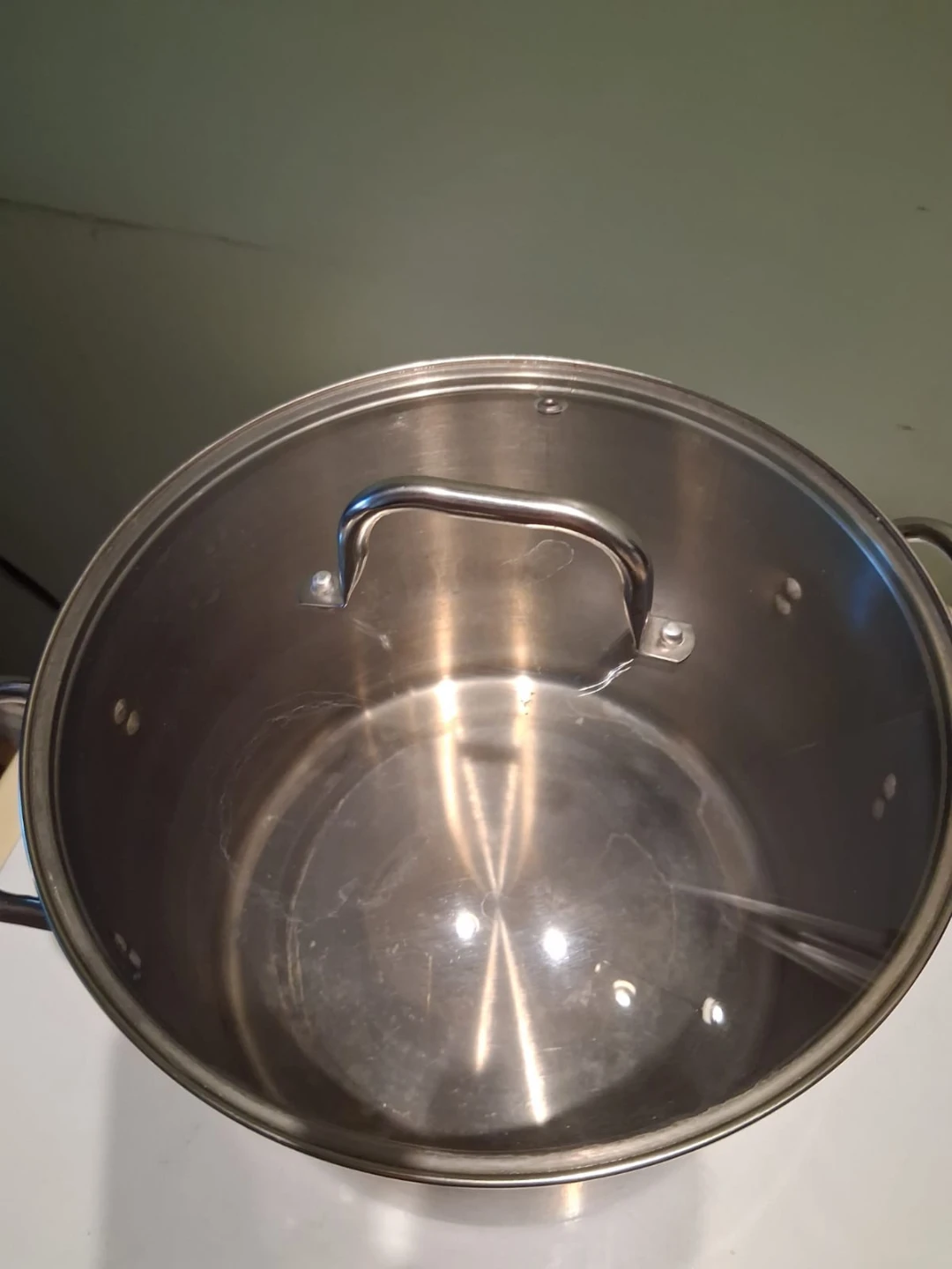 Stainless Steel Stock Pot With Cover 20 qt in litres