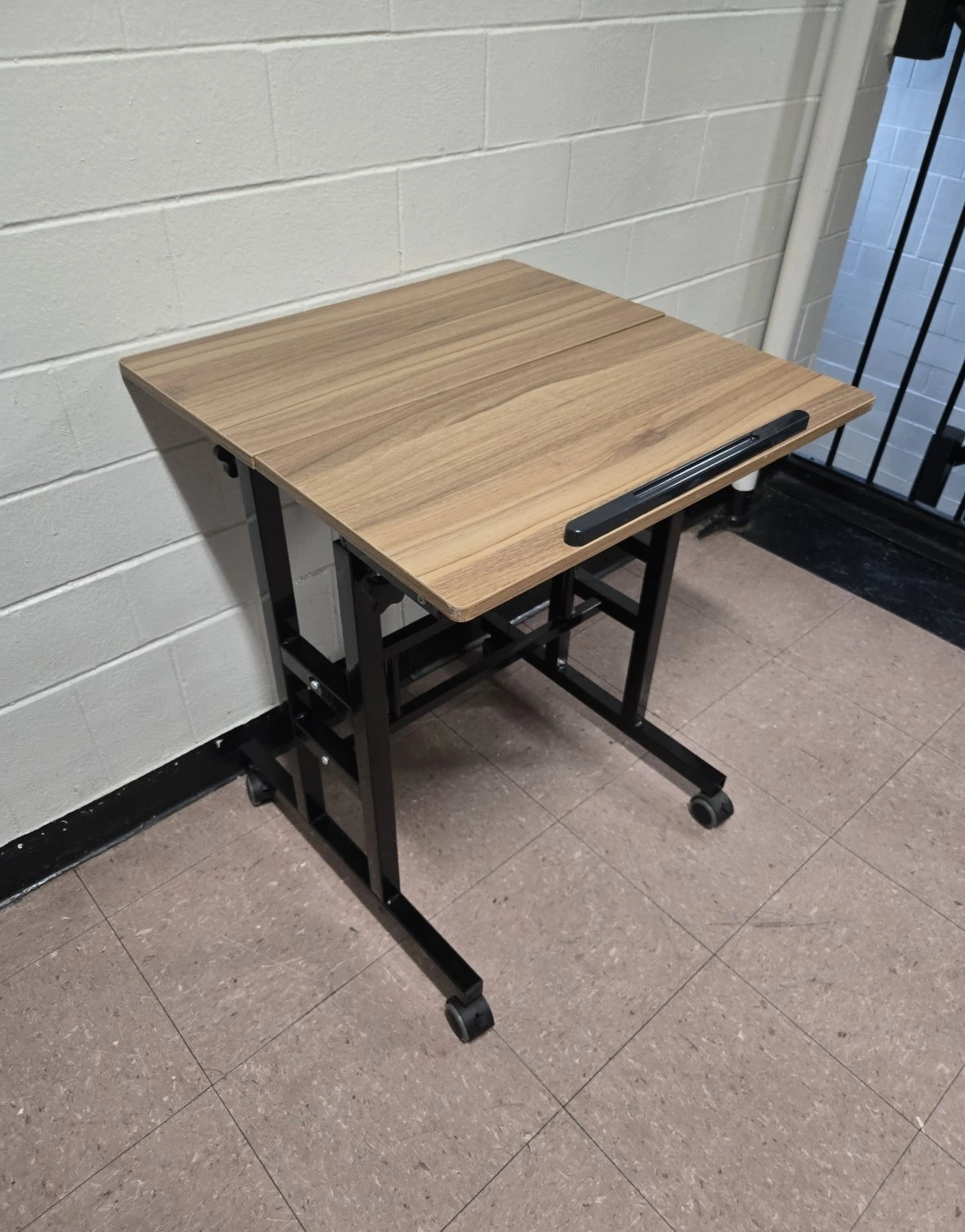 Mobile Adjustable Rolling Standing Desk Laptop Cart - photo 2