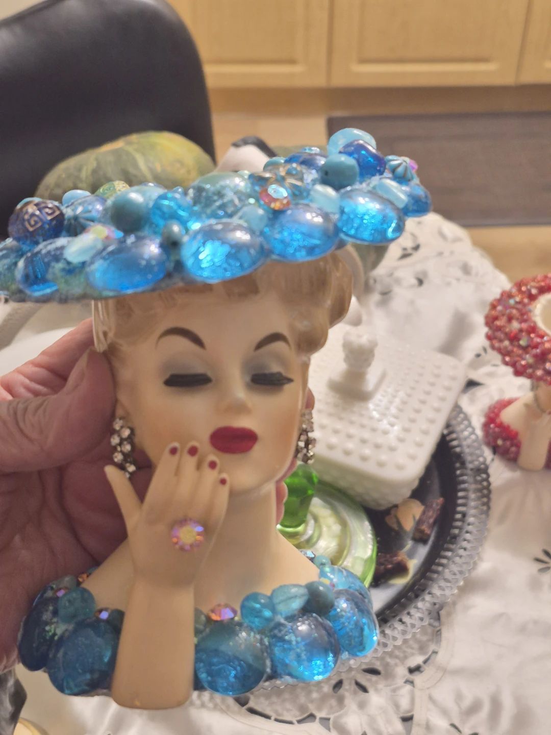 Two Vintage 1958 Napco Lady Head Vases - photo 3