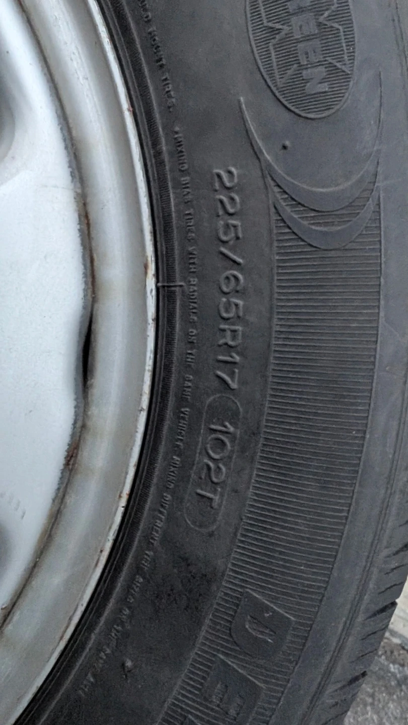 Michelin Defender XT 225/65R17 all season tires - photo 4