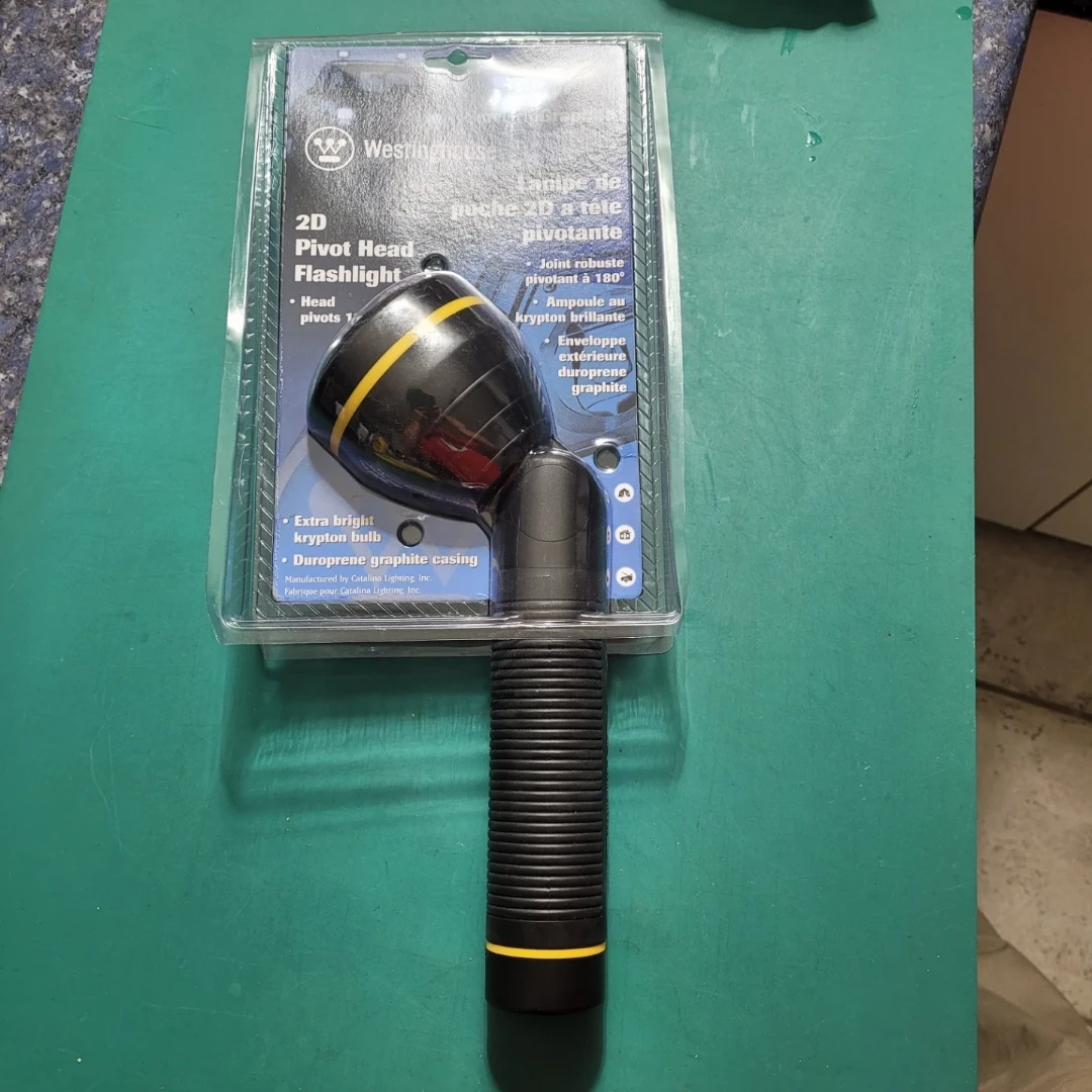 Westinghouse Lighting 2D Pivot Head Flashlight