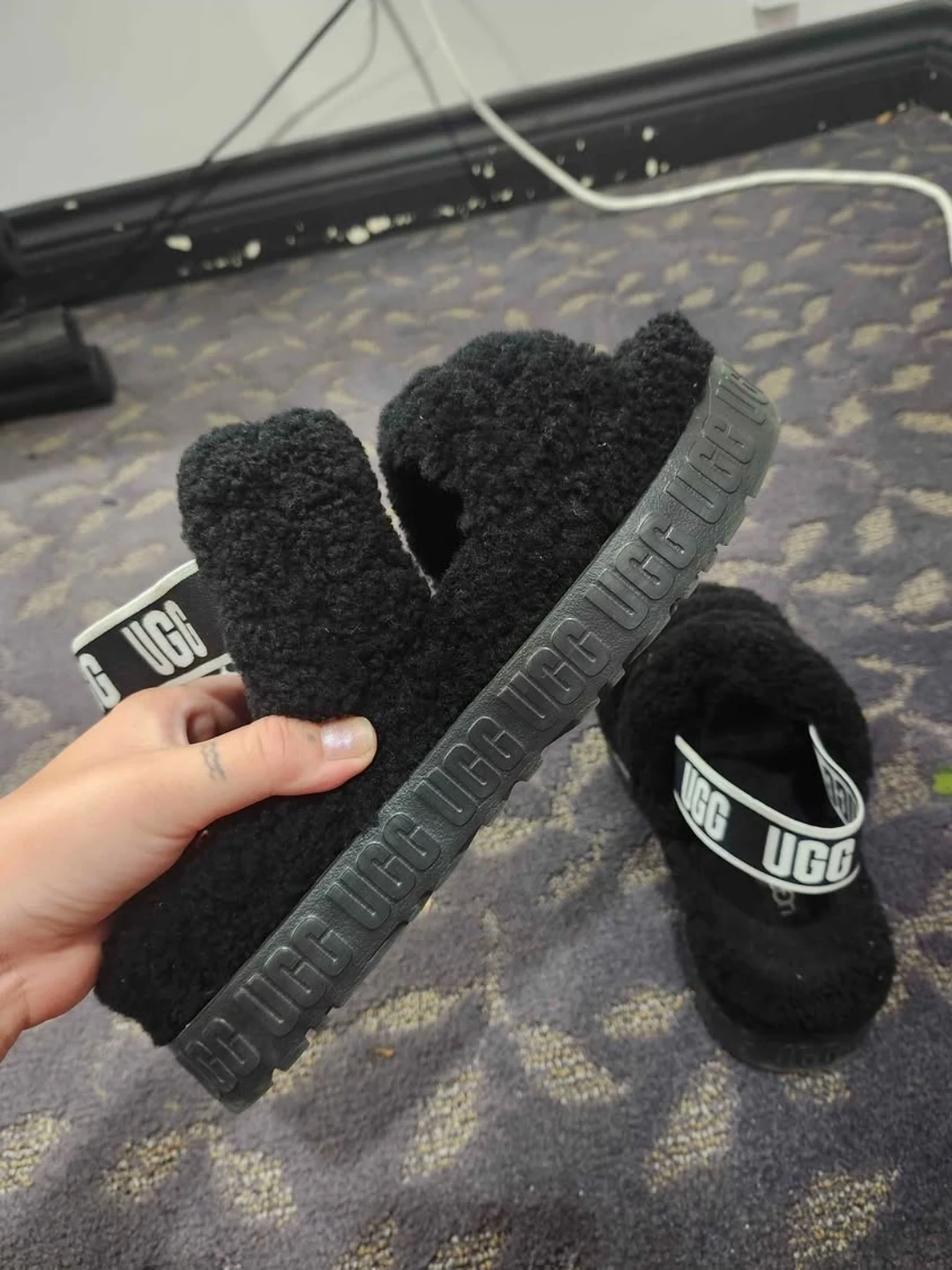 UGG Fluff Yeah Black Sandals - photo 3