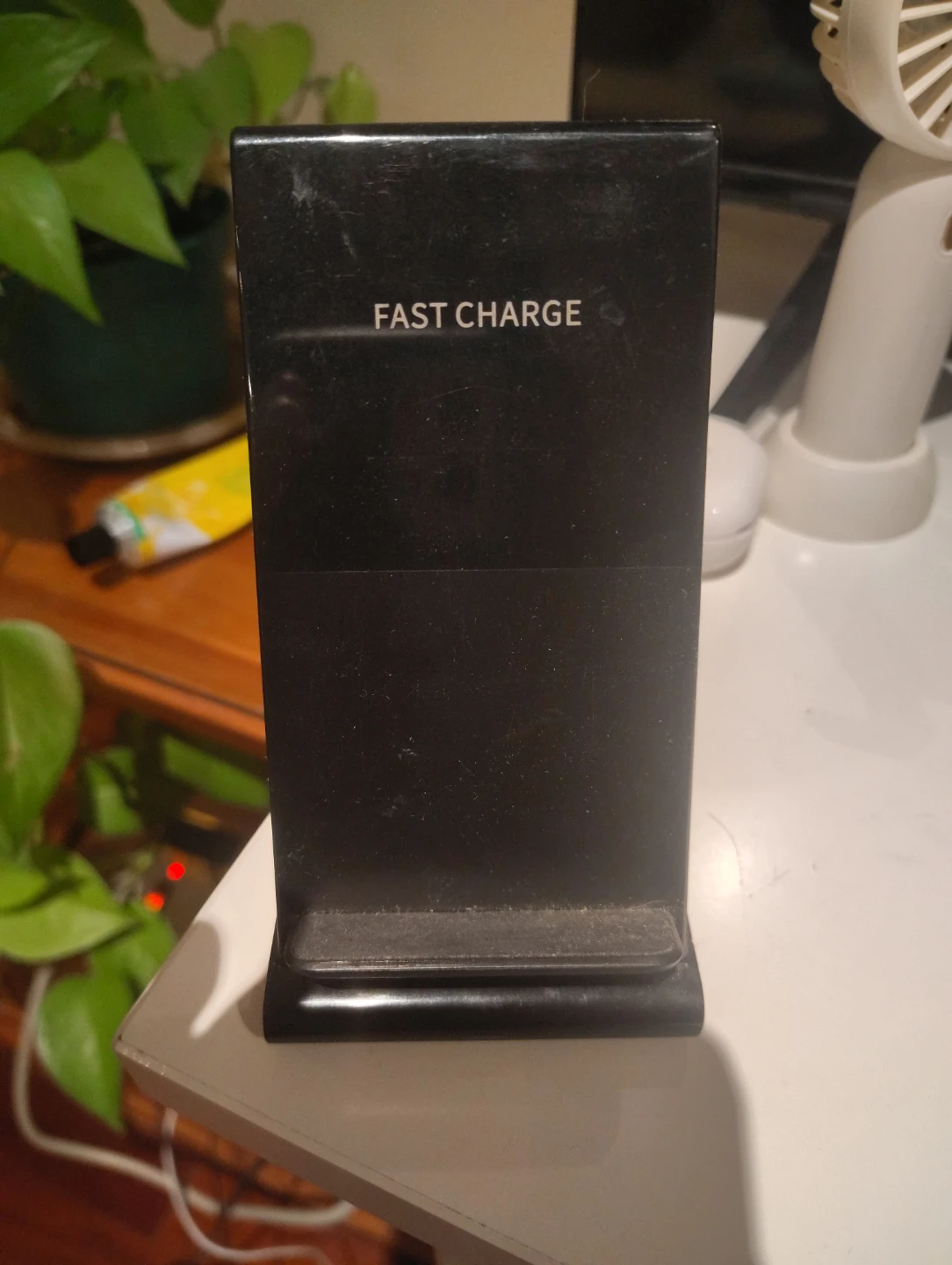 Black Fast Wireless Charging Stand