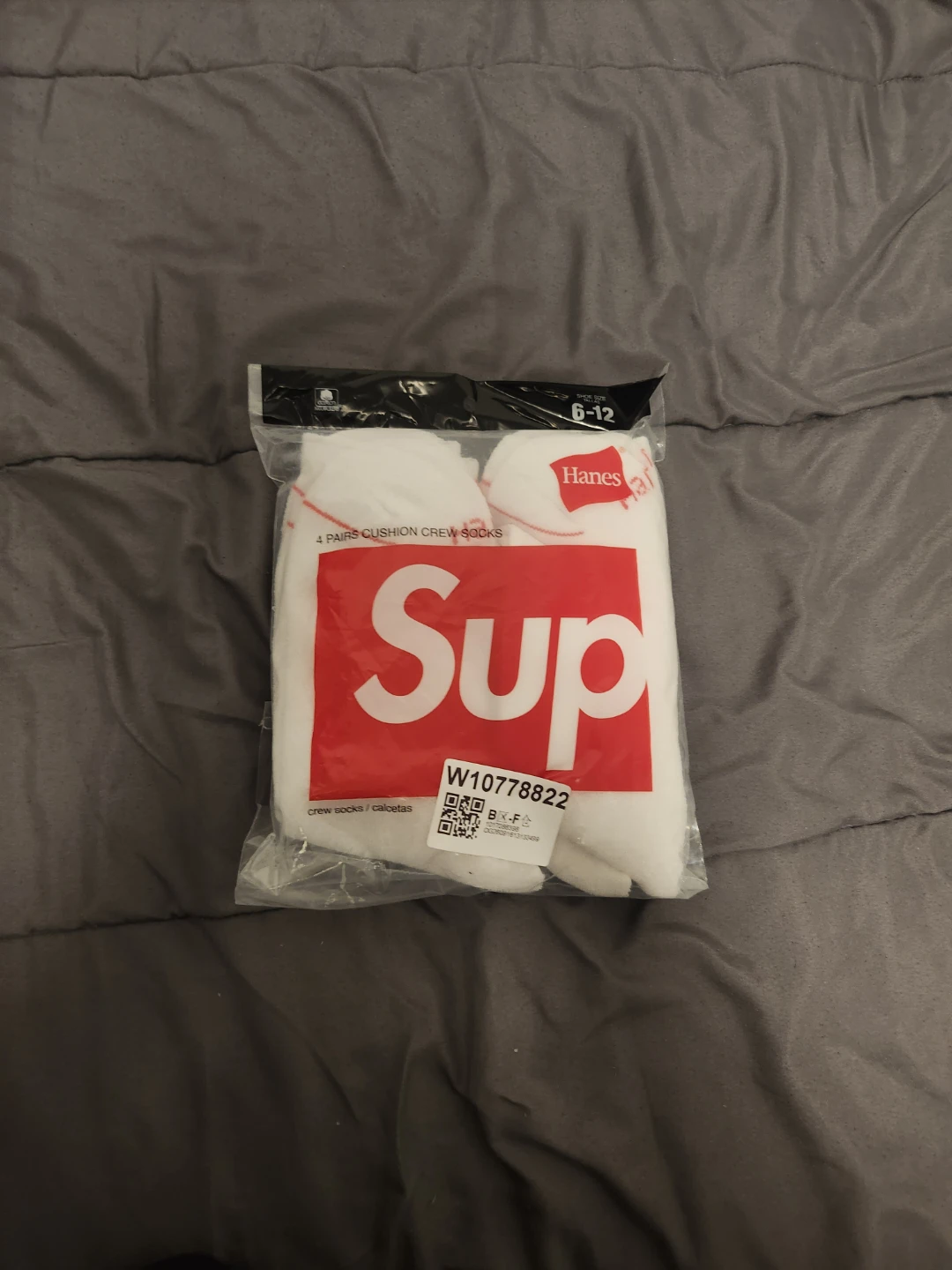Supreme socks
