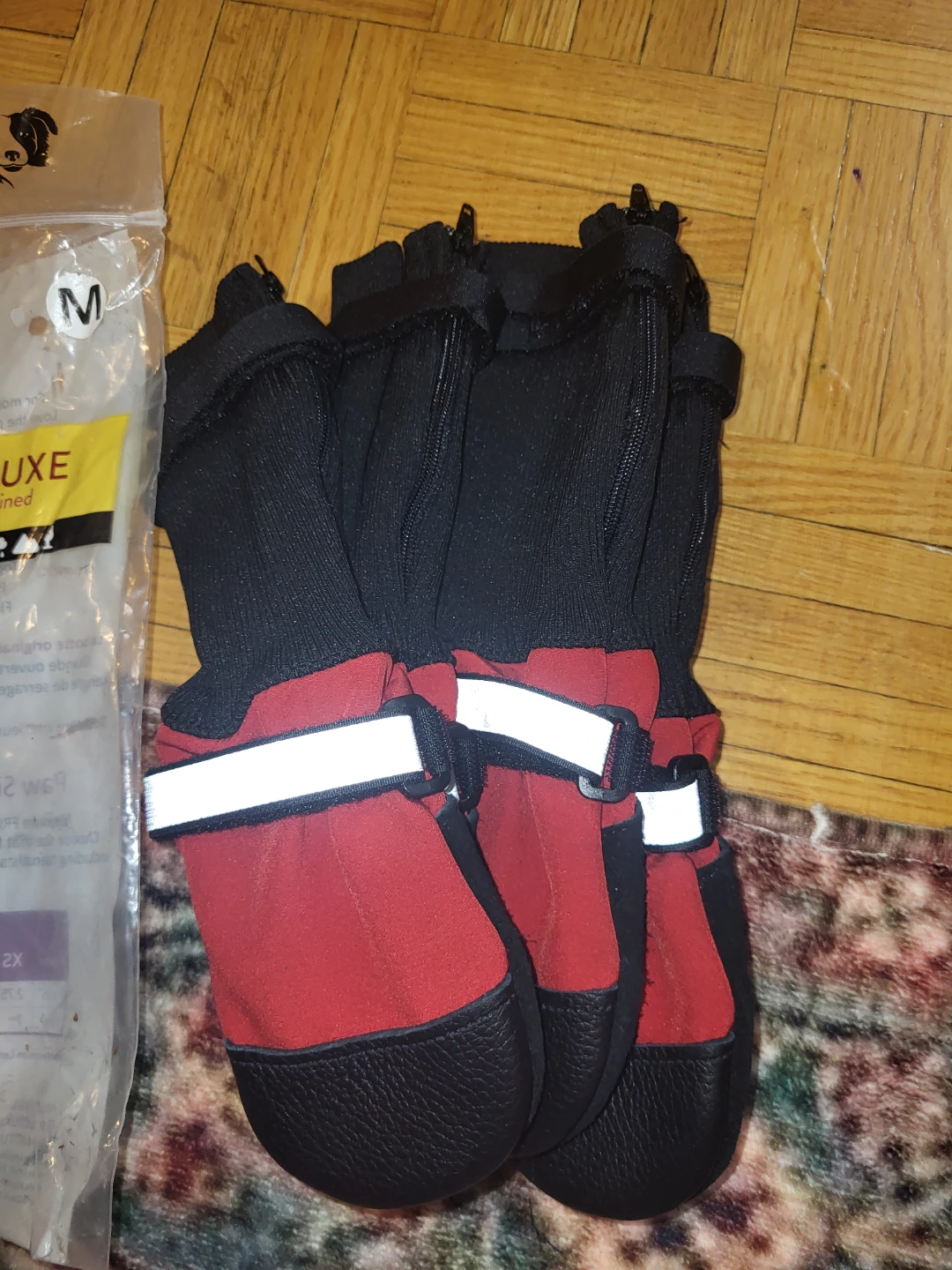Canada Pooch Snow Suit Size 22 and Muttluks Boots Medium - photo 4