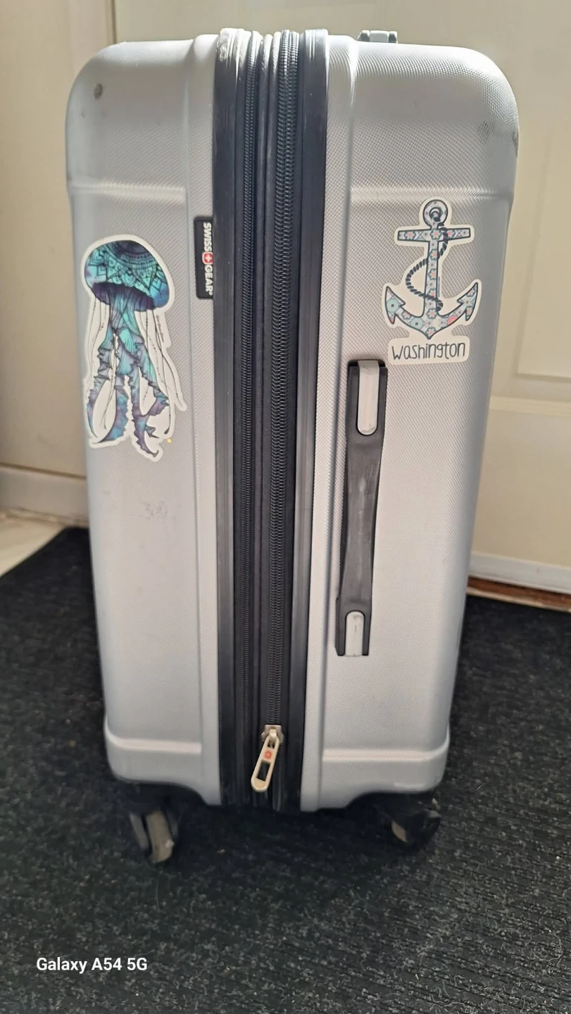 Large suitcase - photo 2