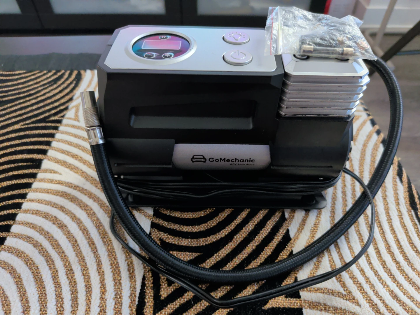 GoMechanic Digital Car Tyre Inflator