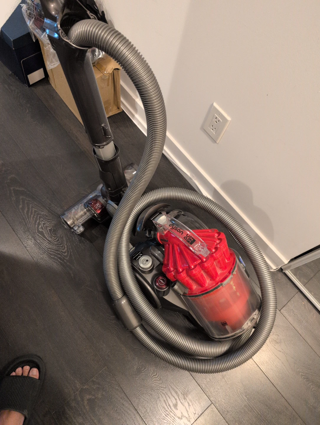 Dyson DC32 Canister Vacuum
