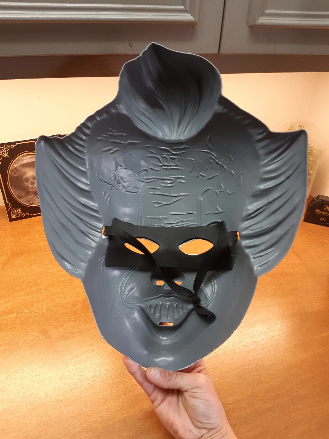 Pennywise character mask - adult halloween mask - photo 2