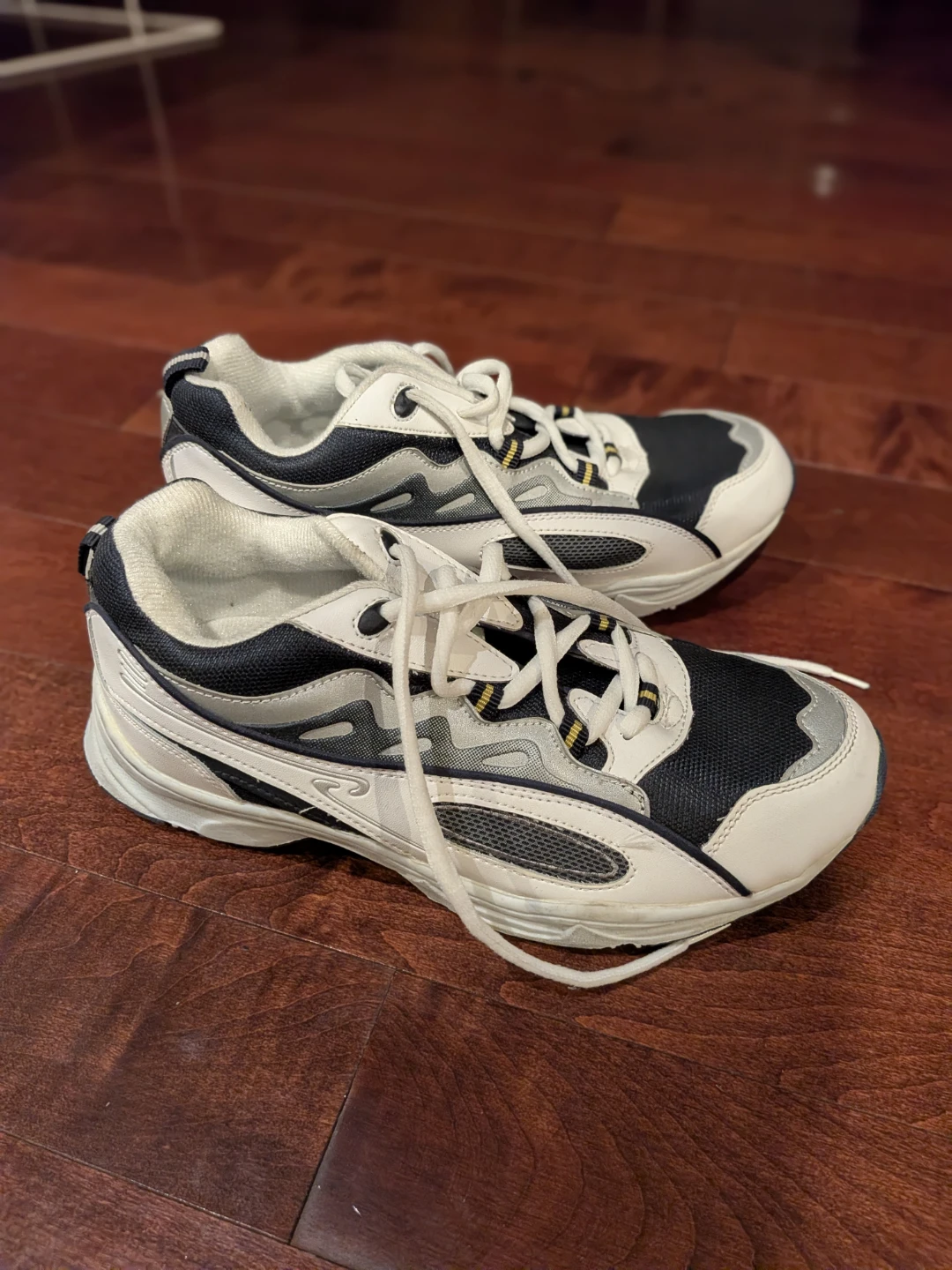 Athletic Works sneakers size 8