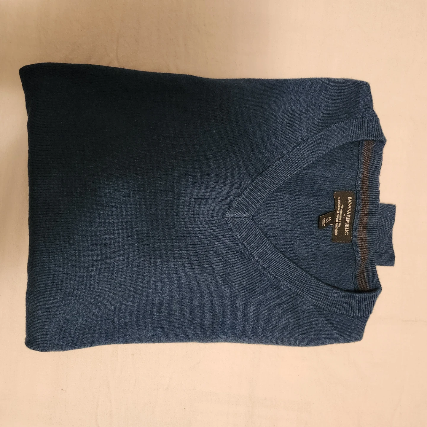 Banana Republic V-Neck Sweater, Size Medium - photo 3