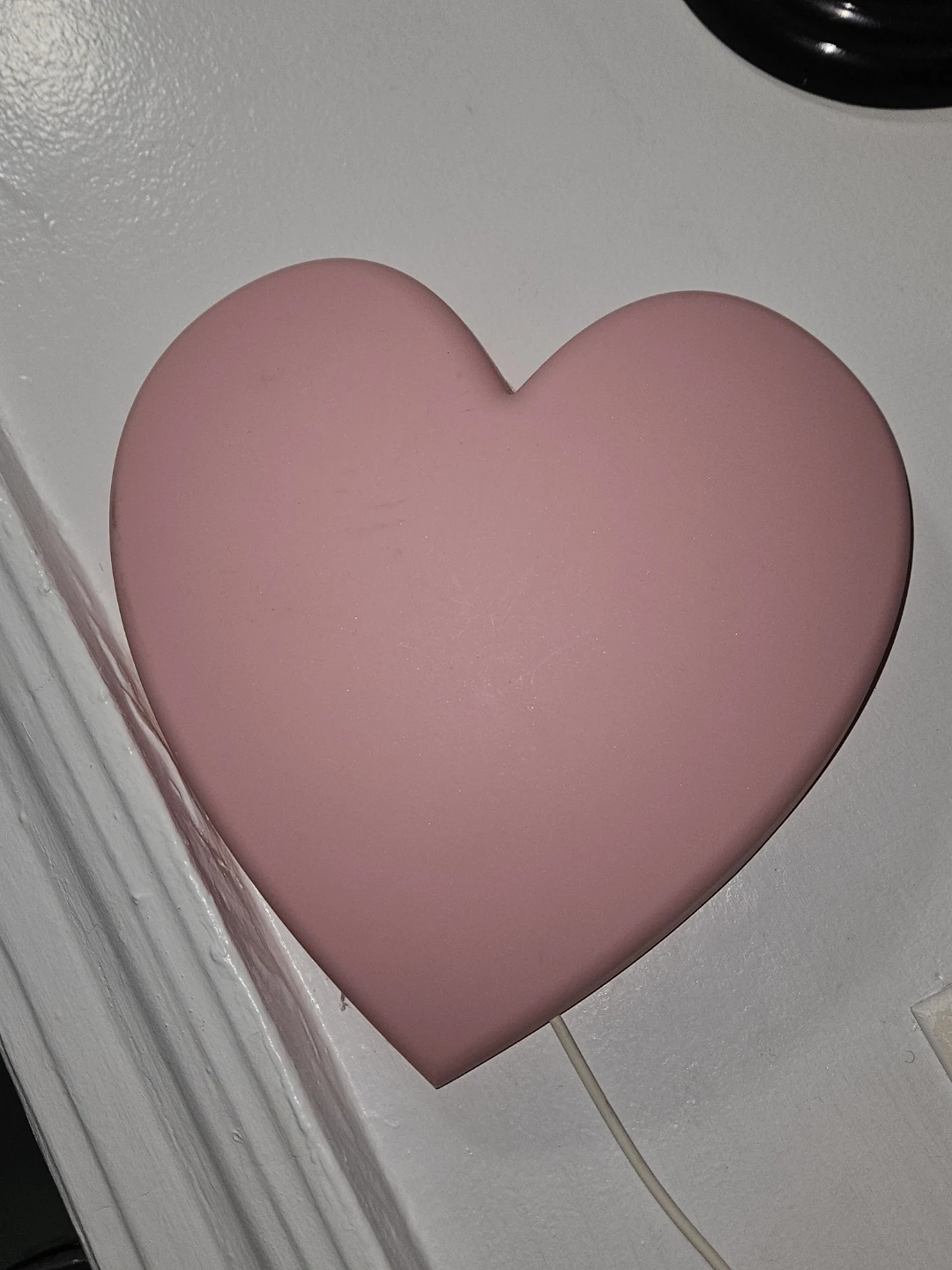 Heart-shaped wall lamp