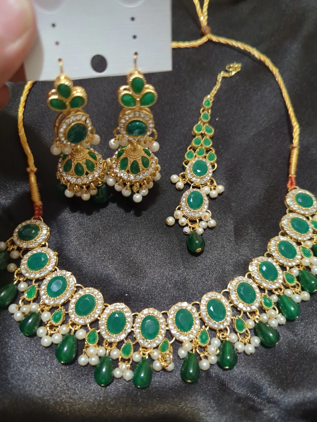 Green and Gold Tone Necklace Set - photo 4