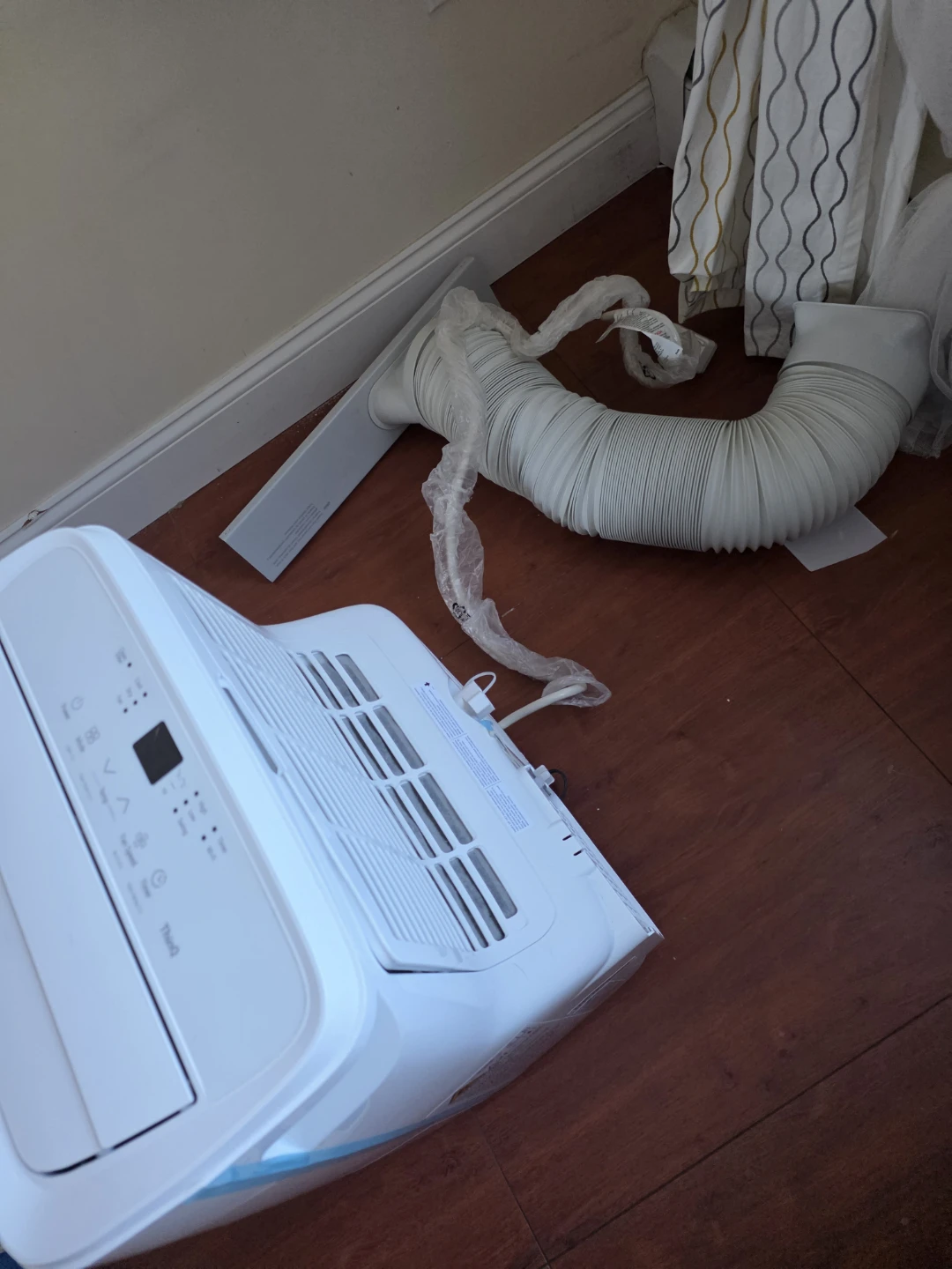 LG 8,350 BTU Portable Air Conditioner - photo 3