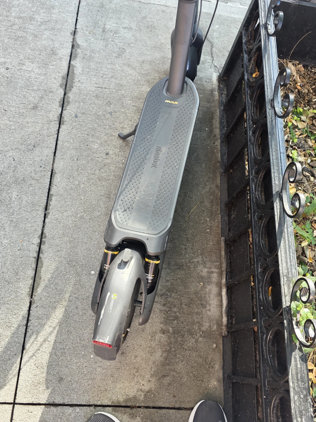 Segway Ninebot MAX G2 Electric Scooter – Like New, Only 97.3 Mil - photo 3