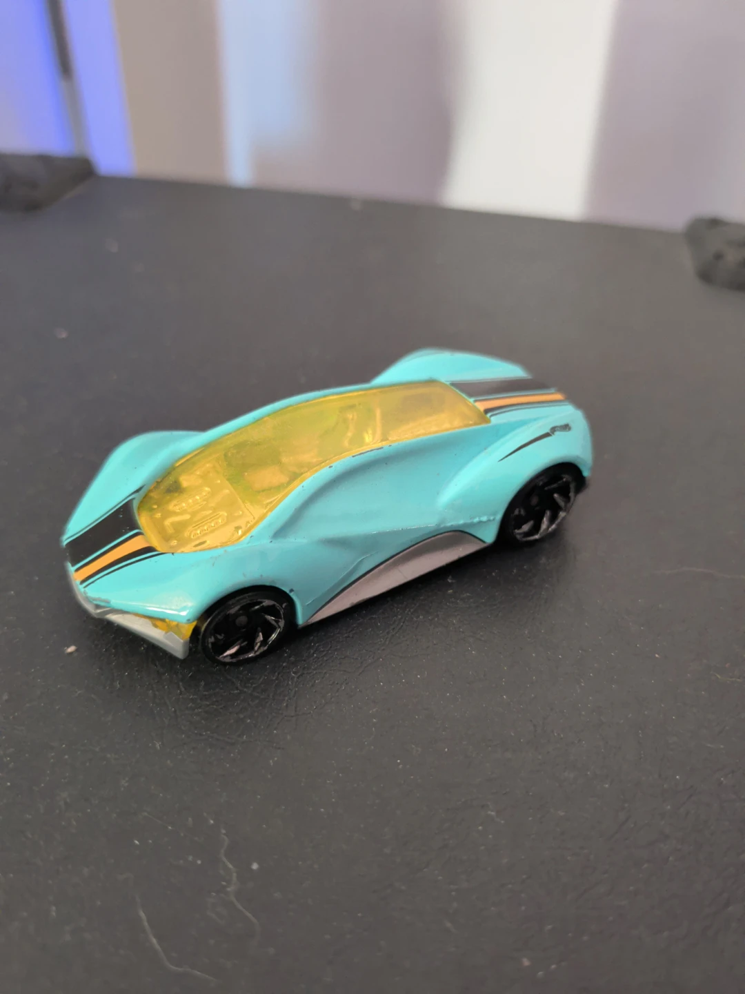 Hot Wheels Exotique FJV81 Die-cast Car