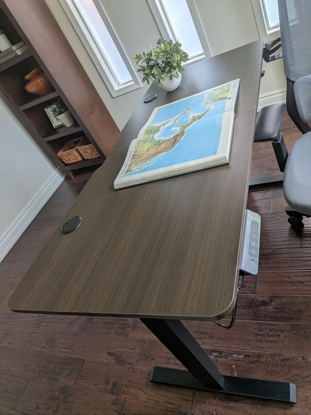 Standing desk electric motor.