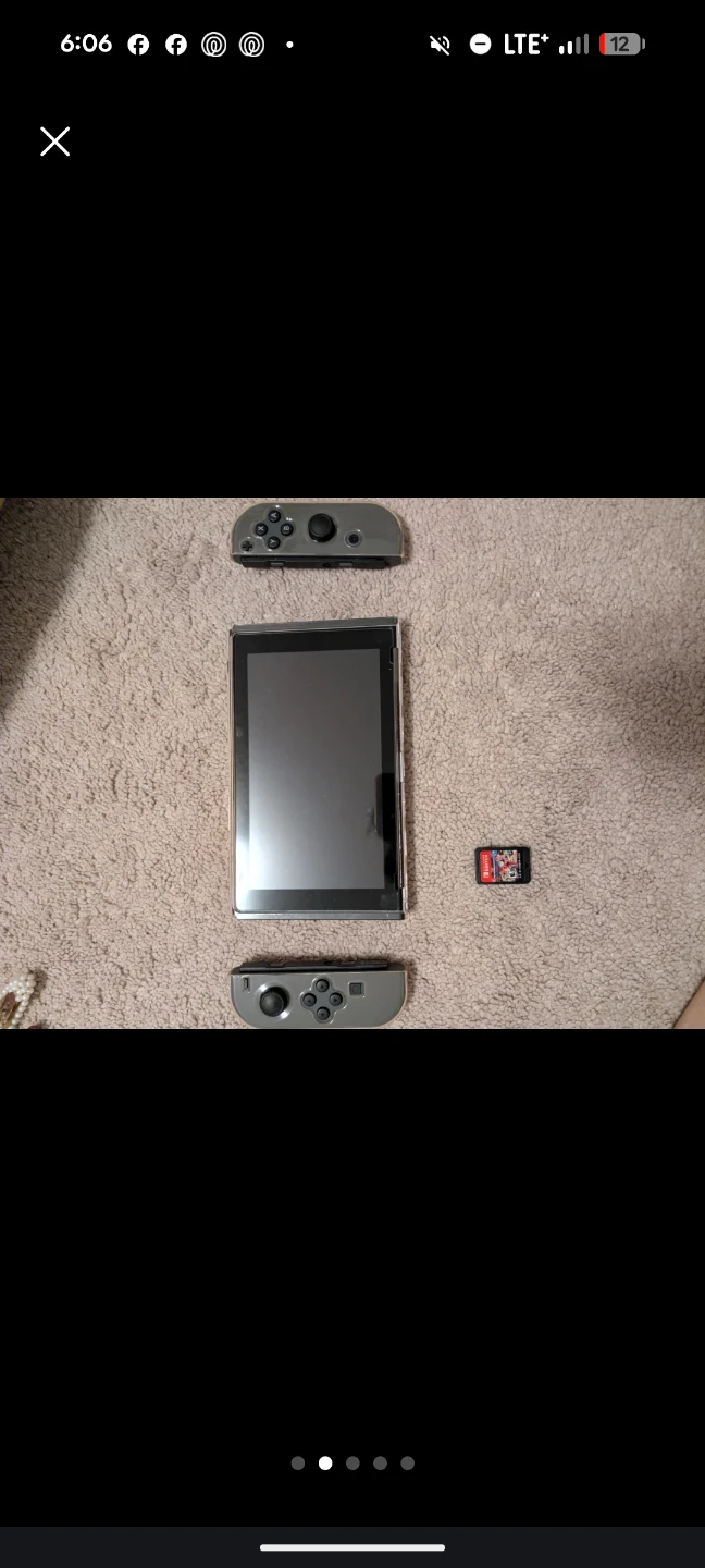 Nintendo Switch with Free Game - photo 2