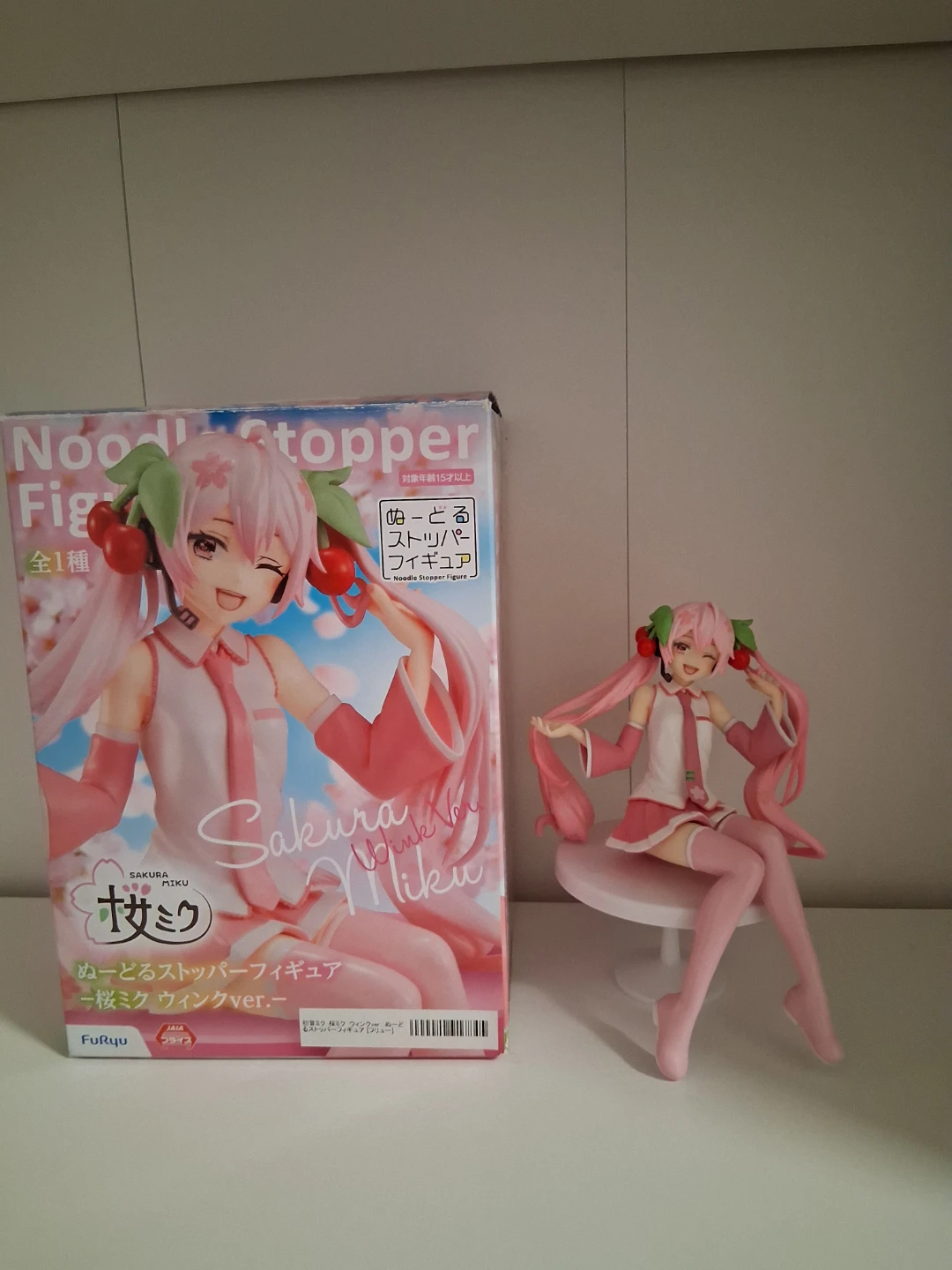 Sakura Hatsune Miku Noodle Stopper Figure