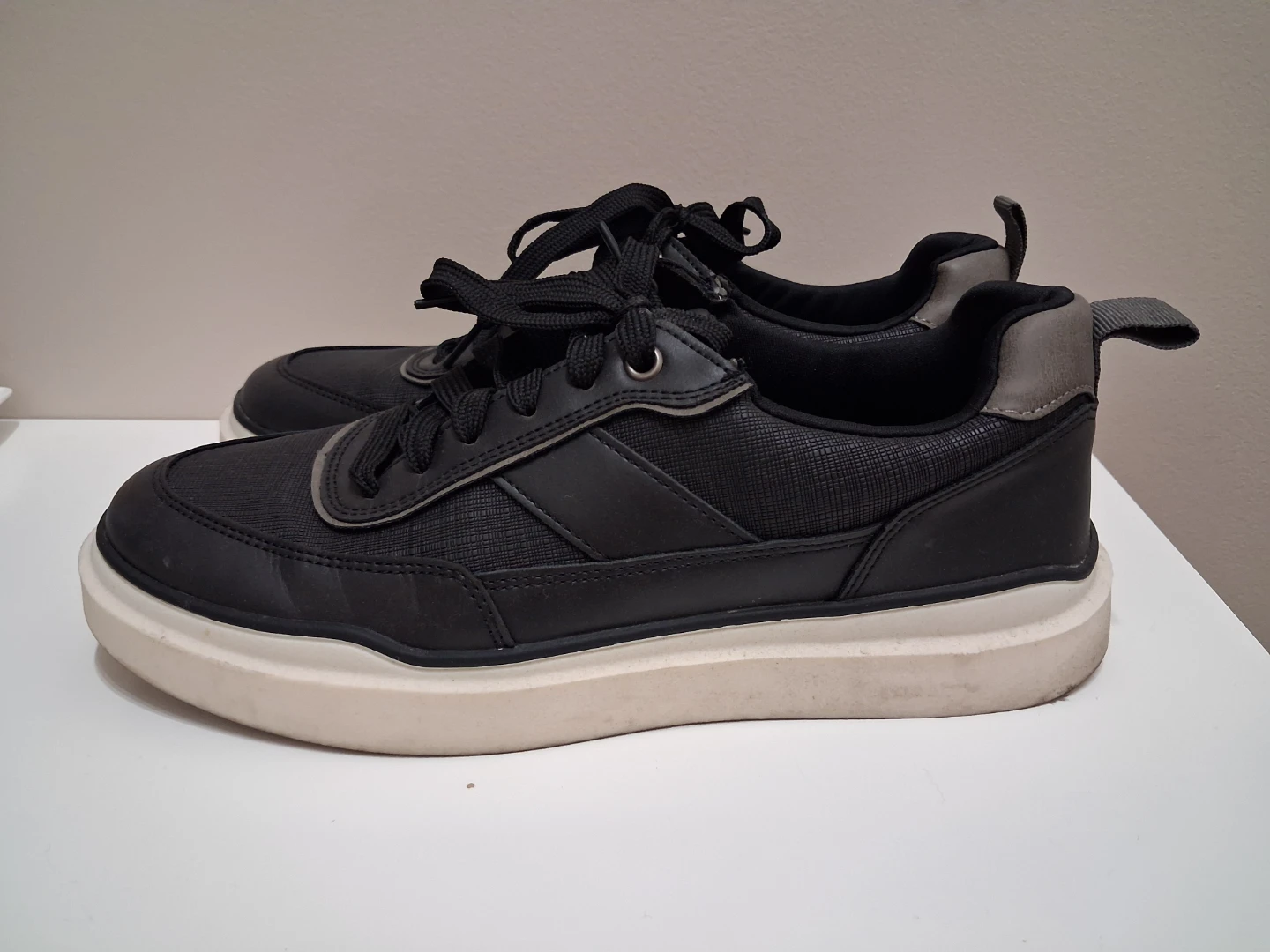 Men's Black Sneakers - Size 8 - photo 2