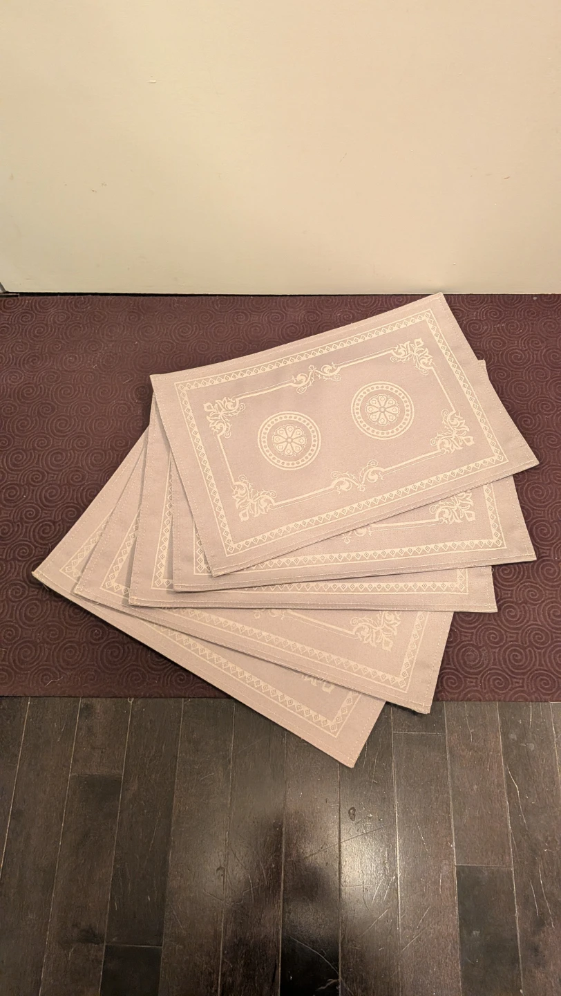 Set of 5 Elegant Decorative Placemats
