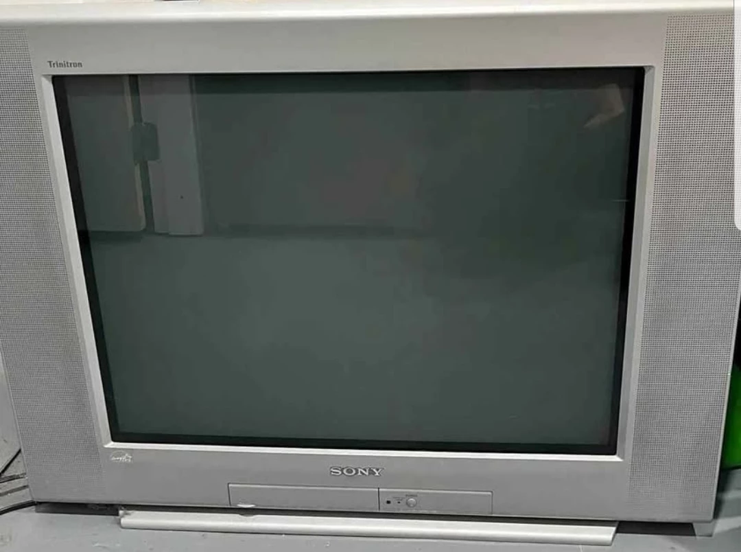 27" Sony Trinitron Colour CRT TV